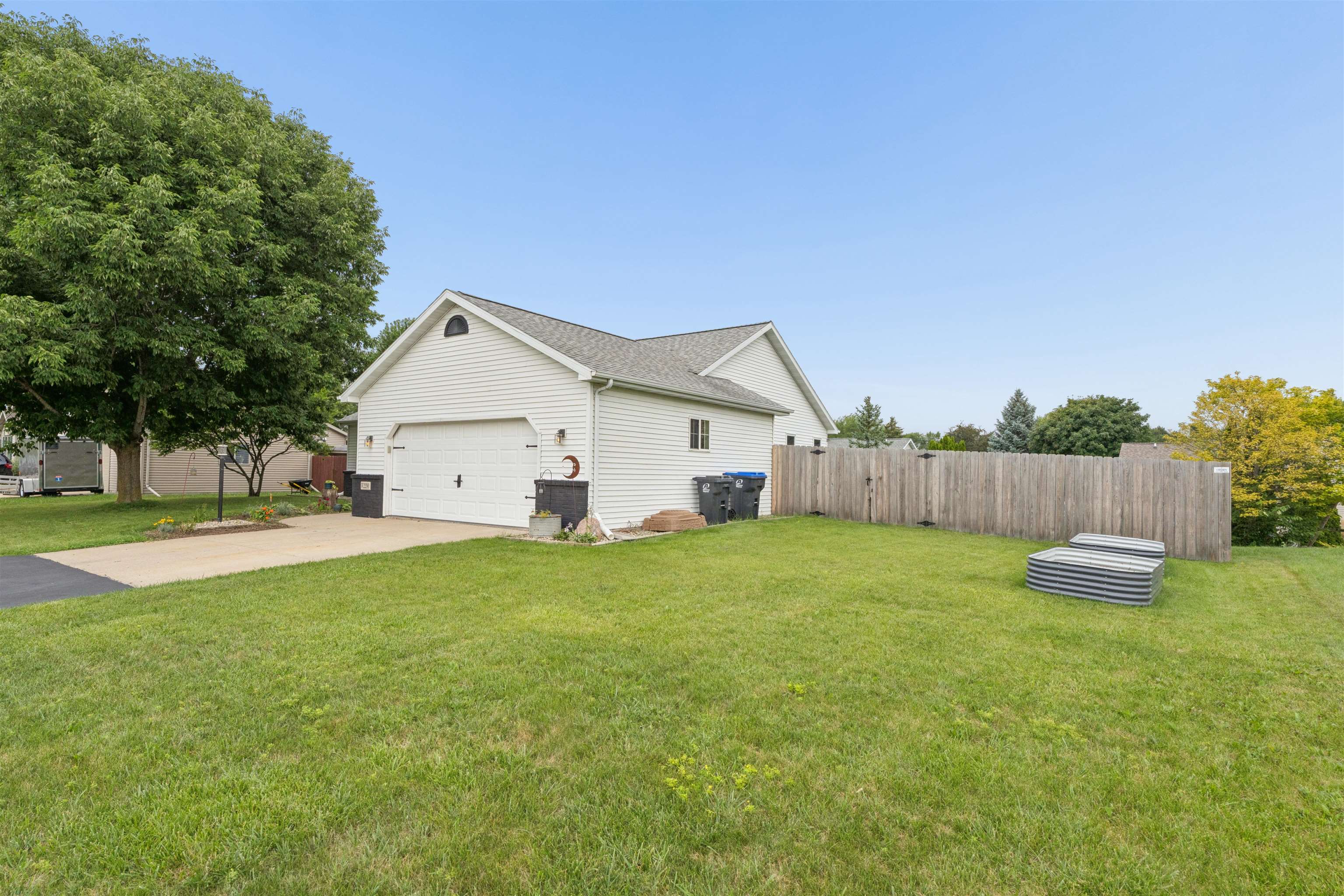 W2290 Block Rd, Kaukauna, WI 54130