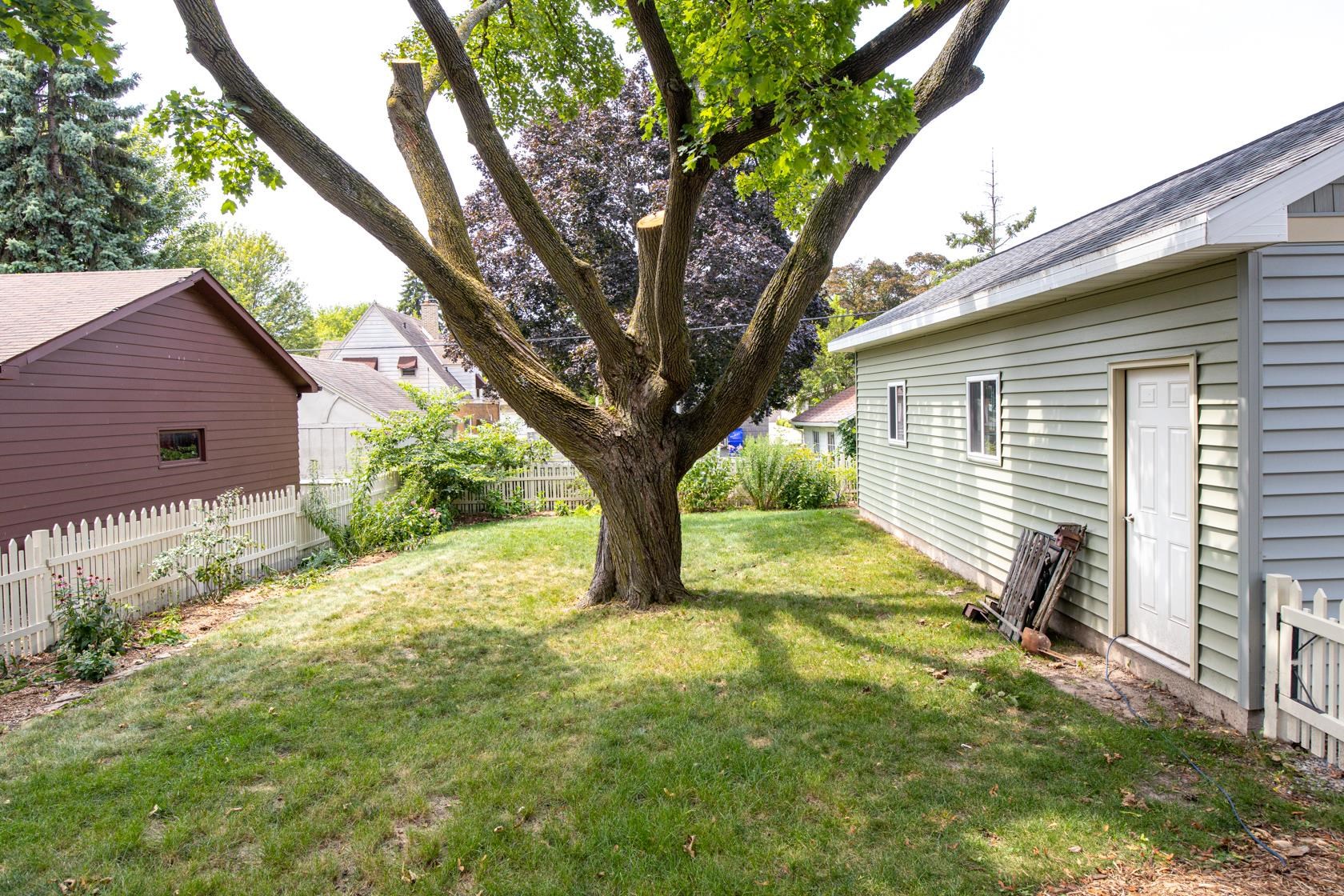 733 S Mueller St, Appleton, WI 54914