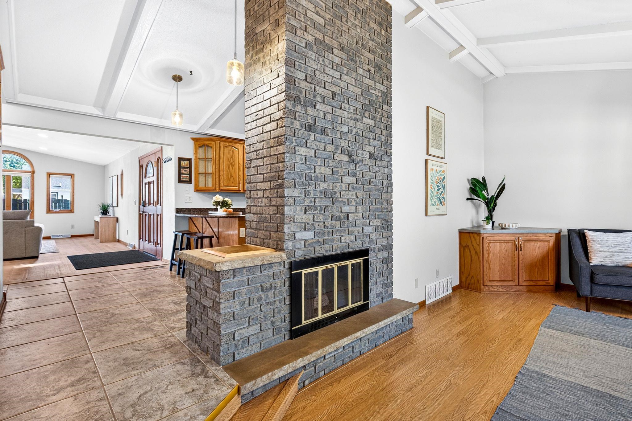 731 E Harding Dr, Appleton, WI 54915