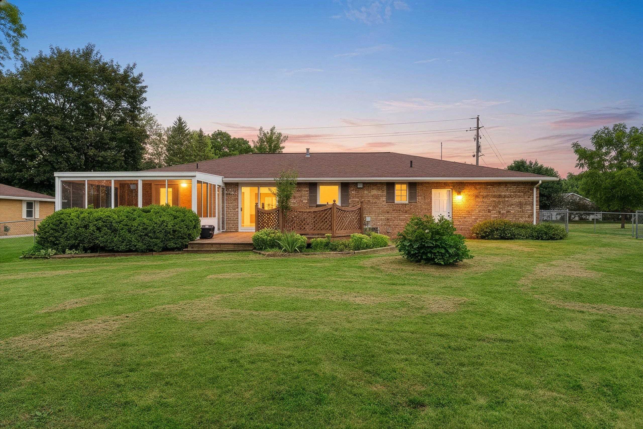 2812 Finger Rd, Green Bay, WI 54302