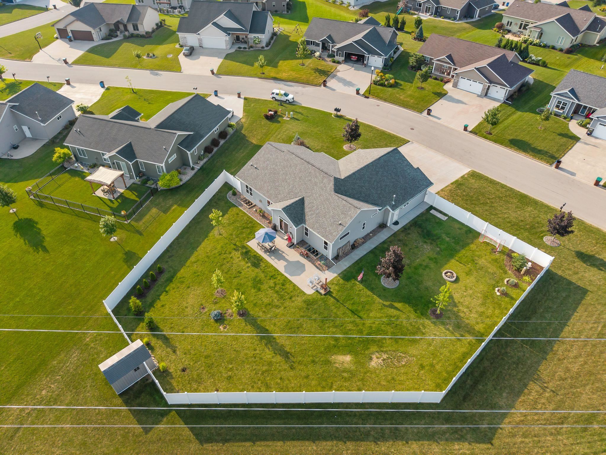 2818 W Hidden Pine Dr, Appleton, WI 54913