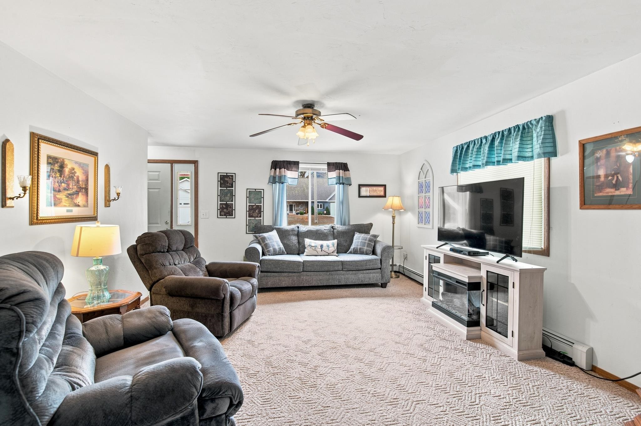 2380 Riverview Dr, Green Bay, WI 54313-6707