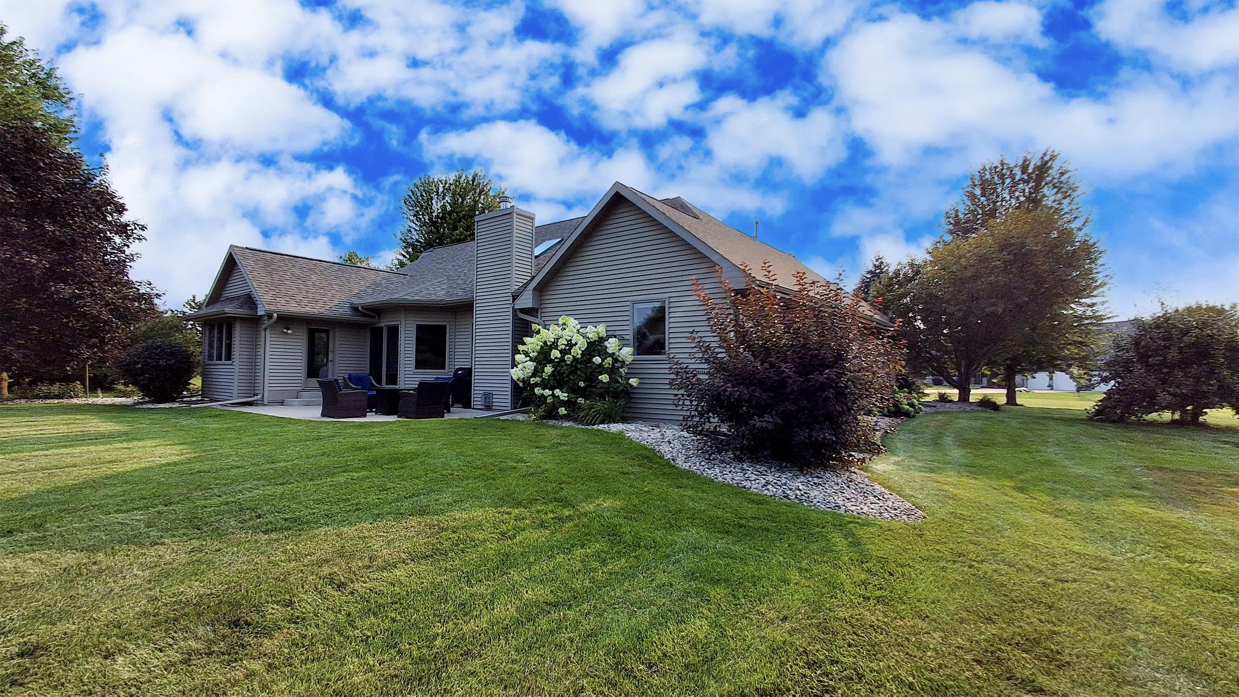 N4326 Red Leaf Dr, Appleton, WI 54913