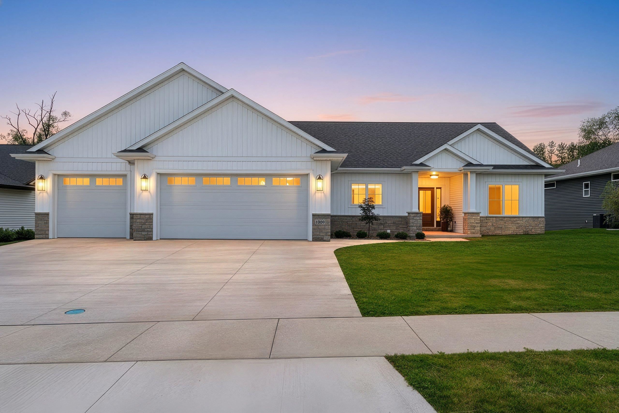 4049 Brussels Way, Howard, WI 54313