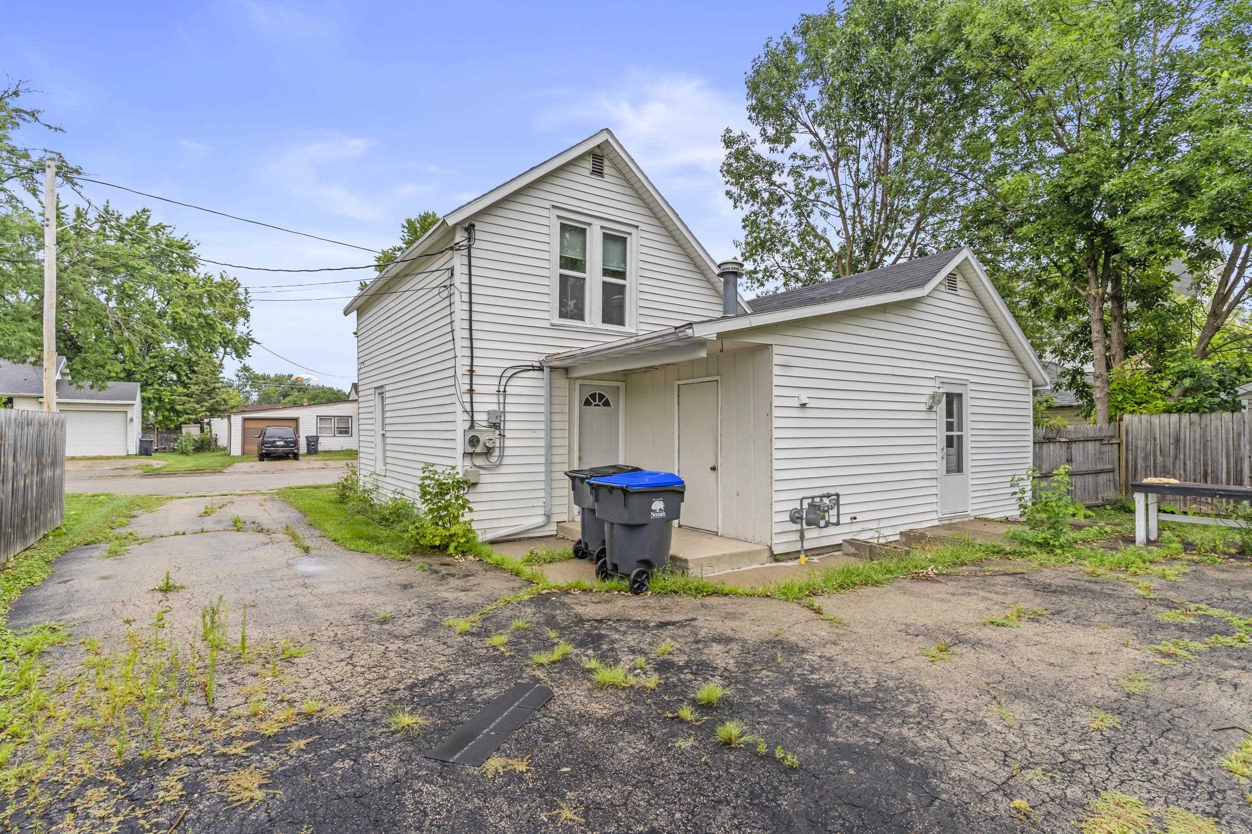 413 Green St, Neenah, WI 54956