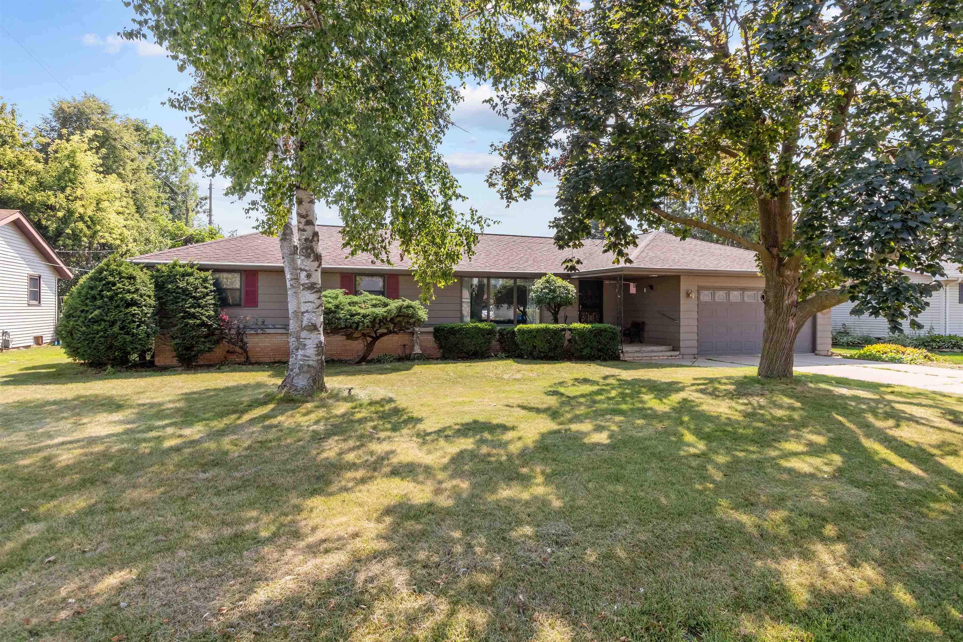 1187 Loretta Ave, Menasha, WI 54952