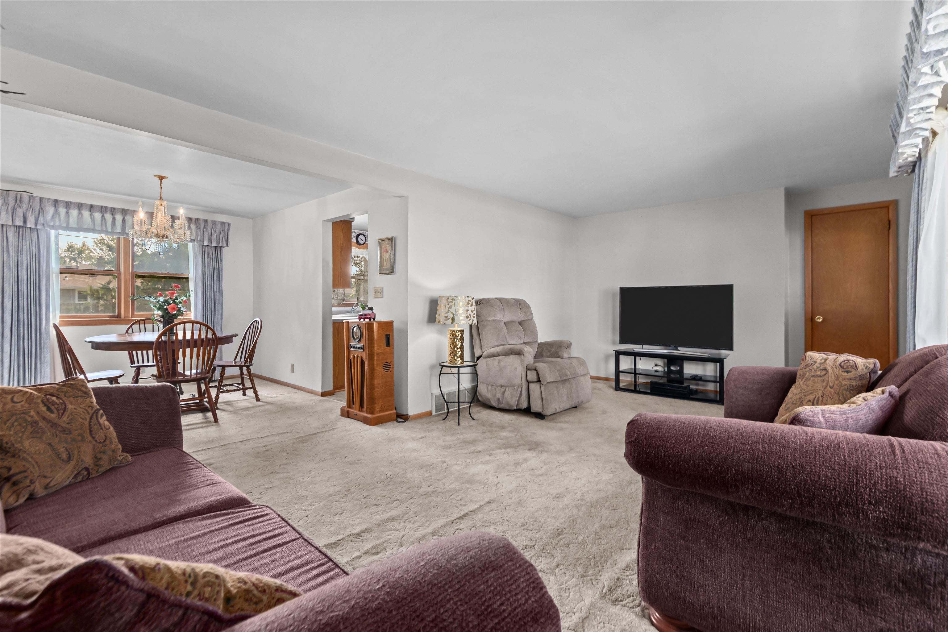 1187 Loretta Ave, Menasha, WI 54952