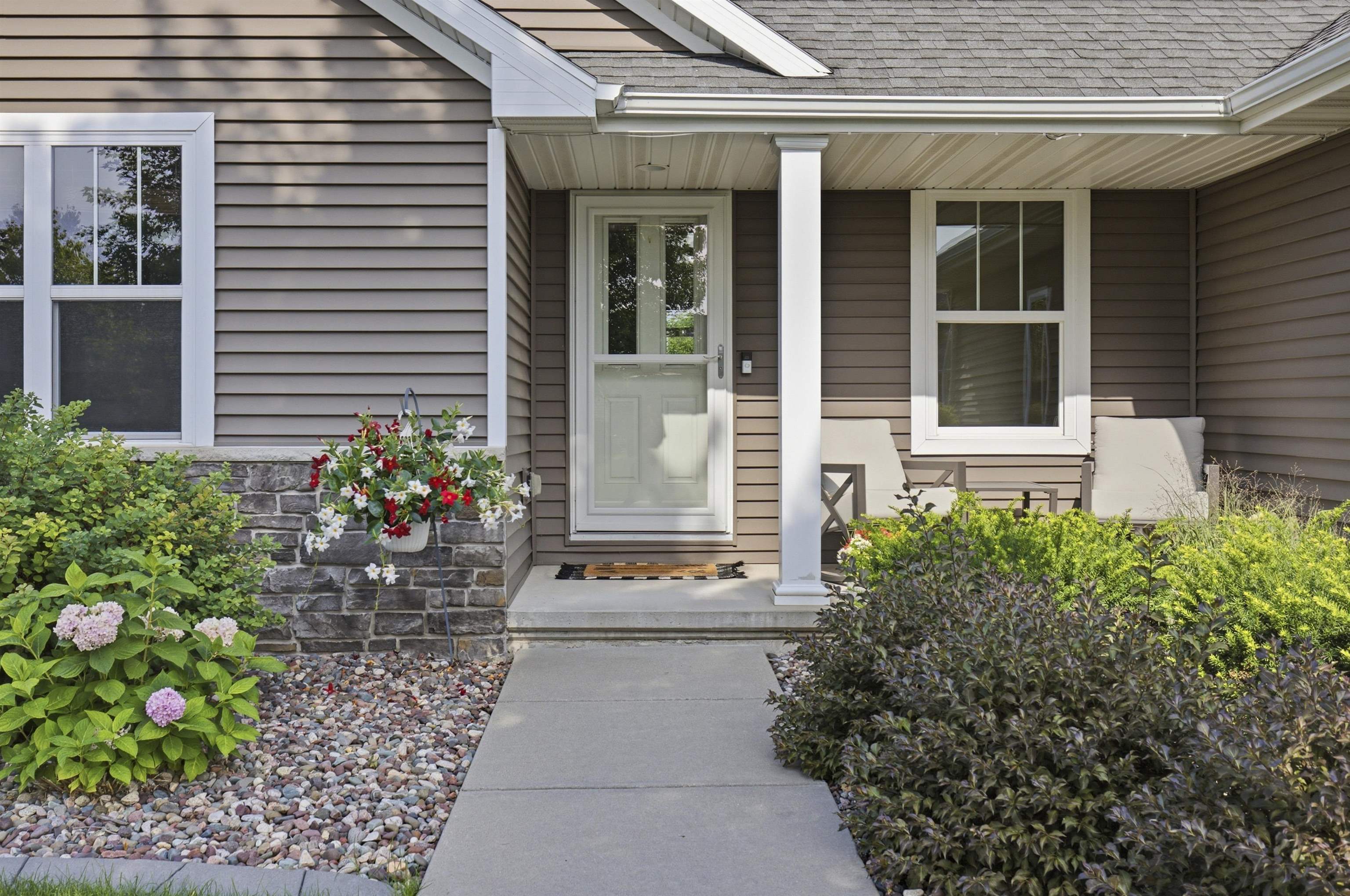 848 Lotus Trl, Menasha, WI 54952