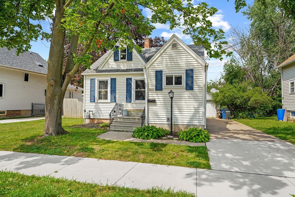 1036 Tyler Ave, Oshkosh, WI 54902