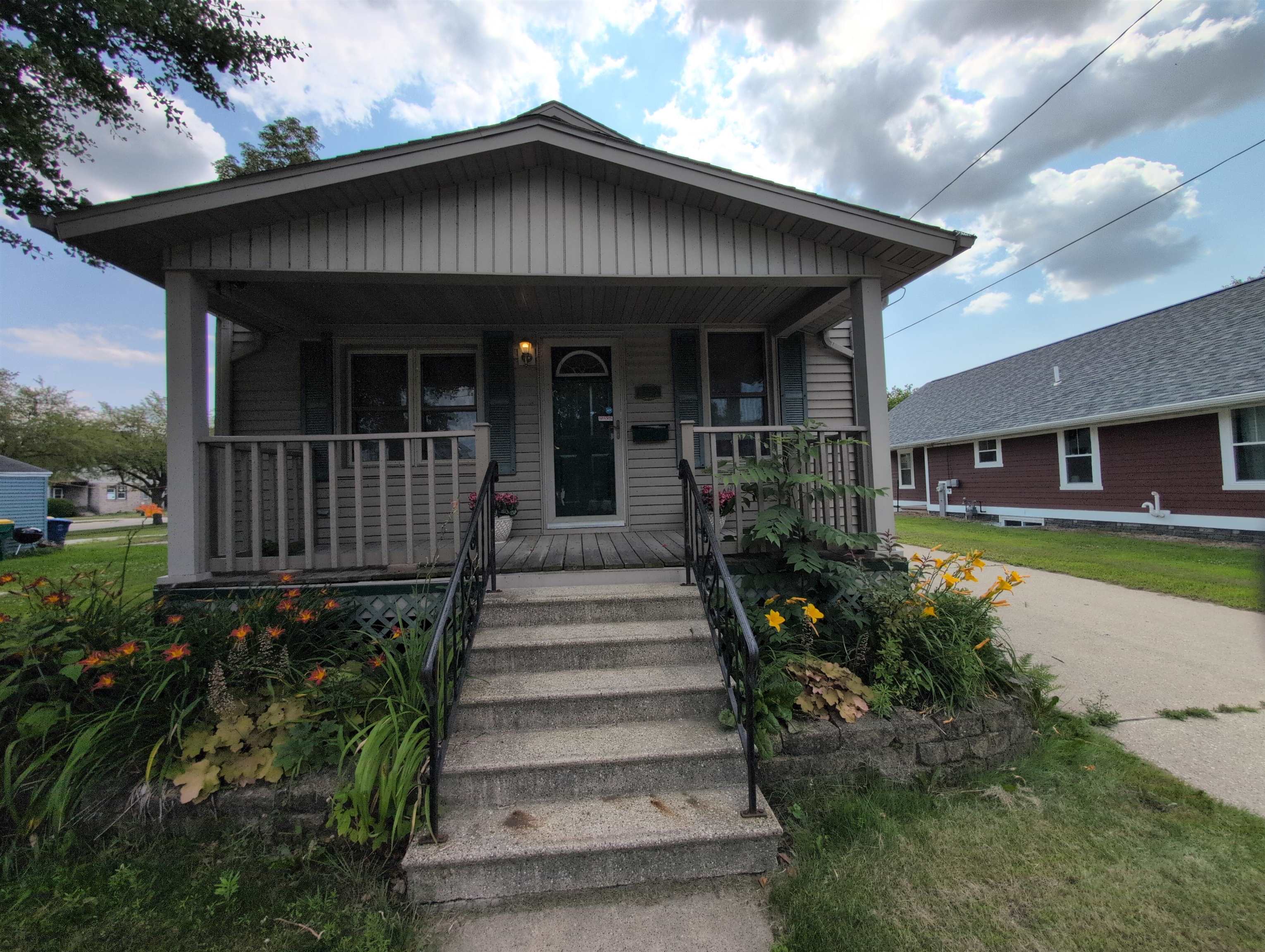 1172 Day St, Green Bay, WI 54302