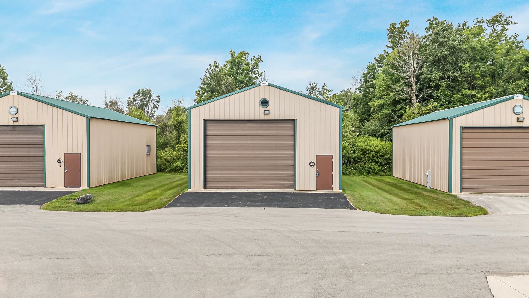 1094 Fernando Dr #A-14, Hobart, WI 54177