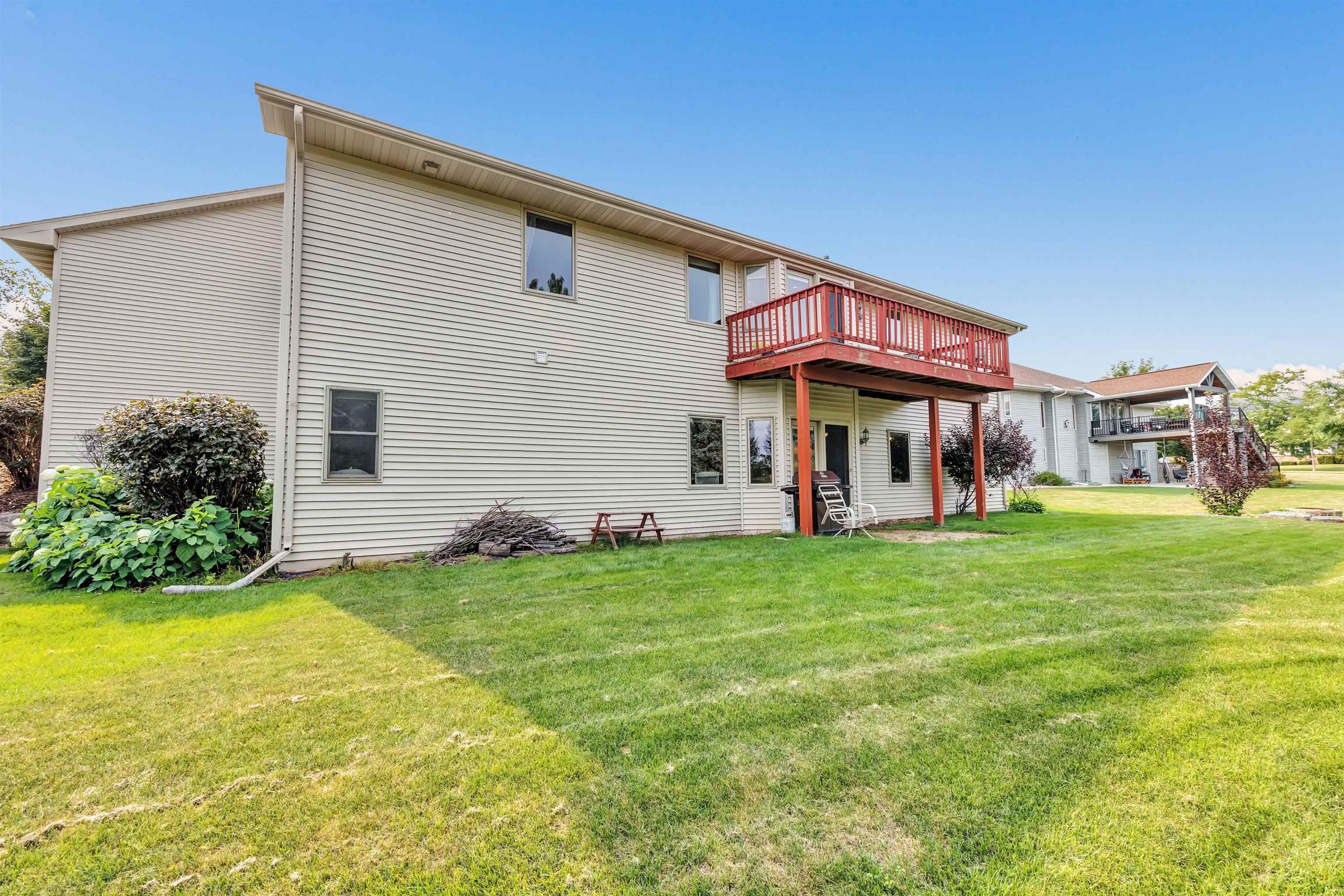 1416 Wilbert Hill Ct, Howard, WI 54313