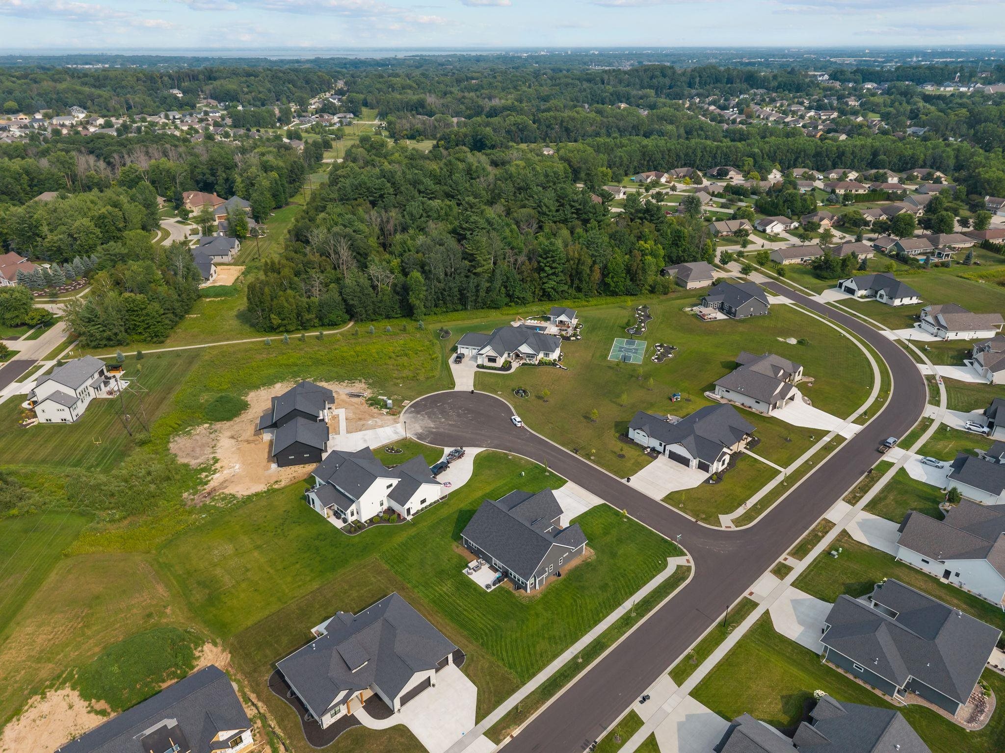 1029 Lancaster Ct, Green Bay, WI 54313