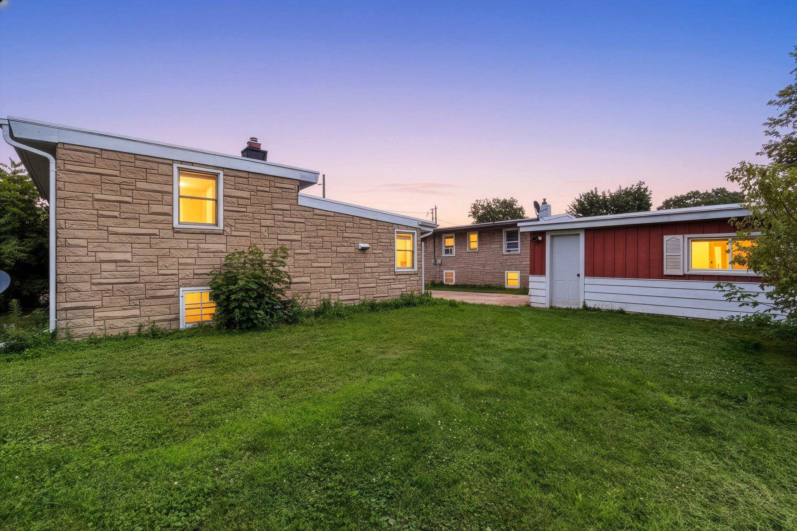 1413 Western Ave, Green Bay, WI 54303