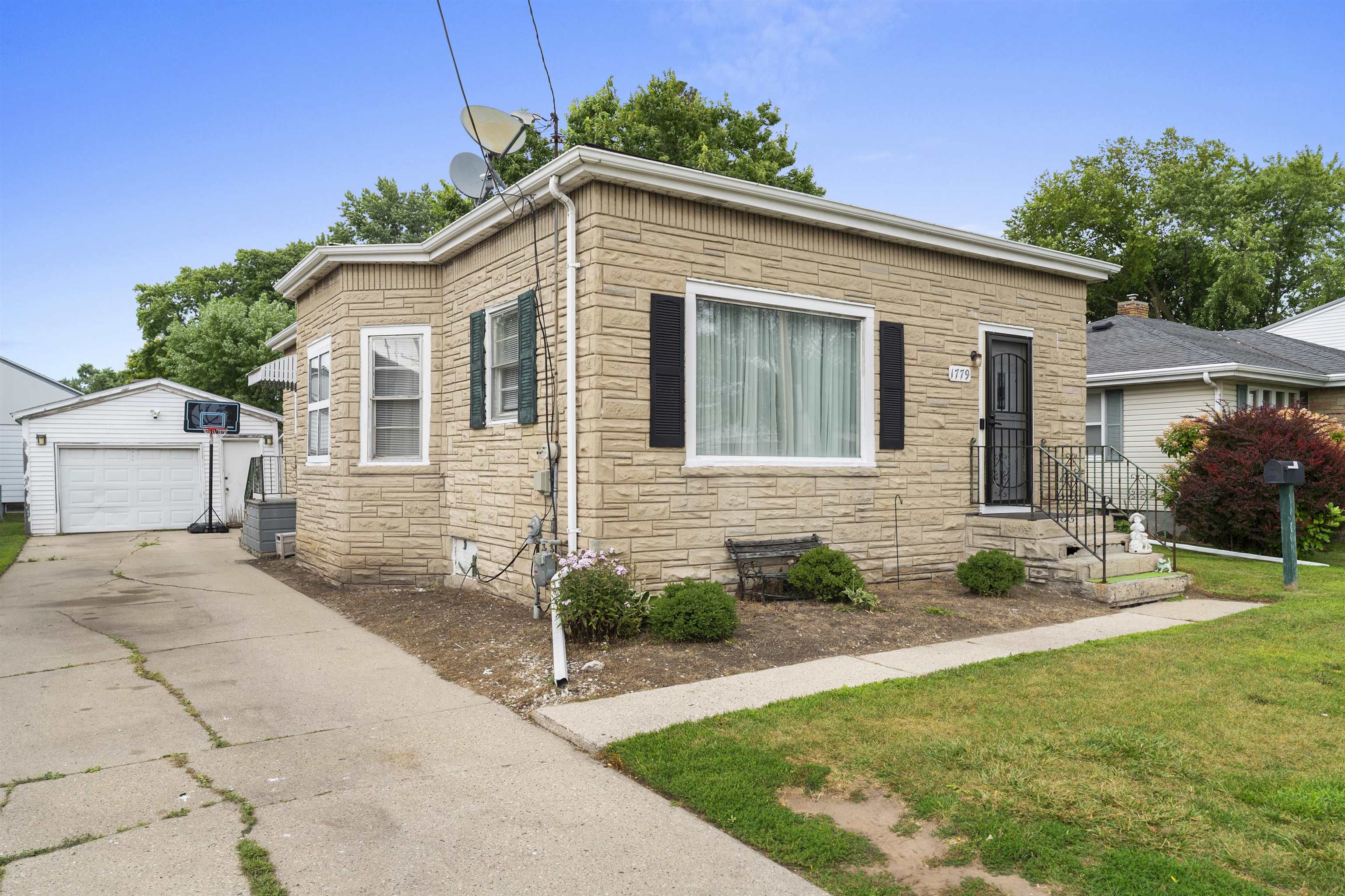 1779 E Mason St, Green Bay, WI 54302