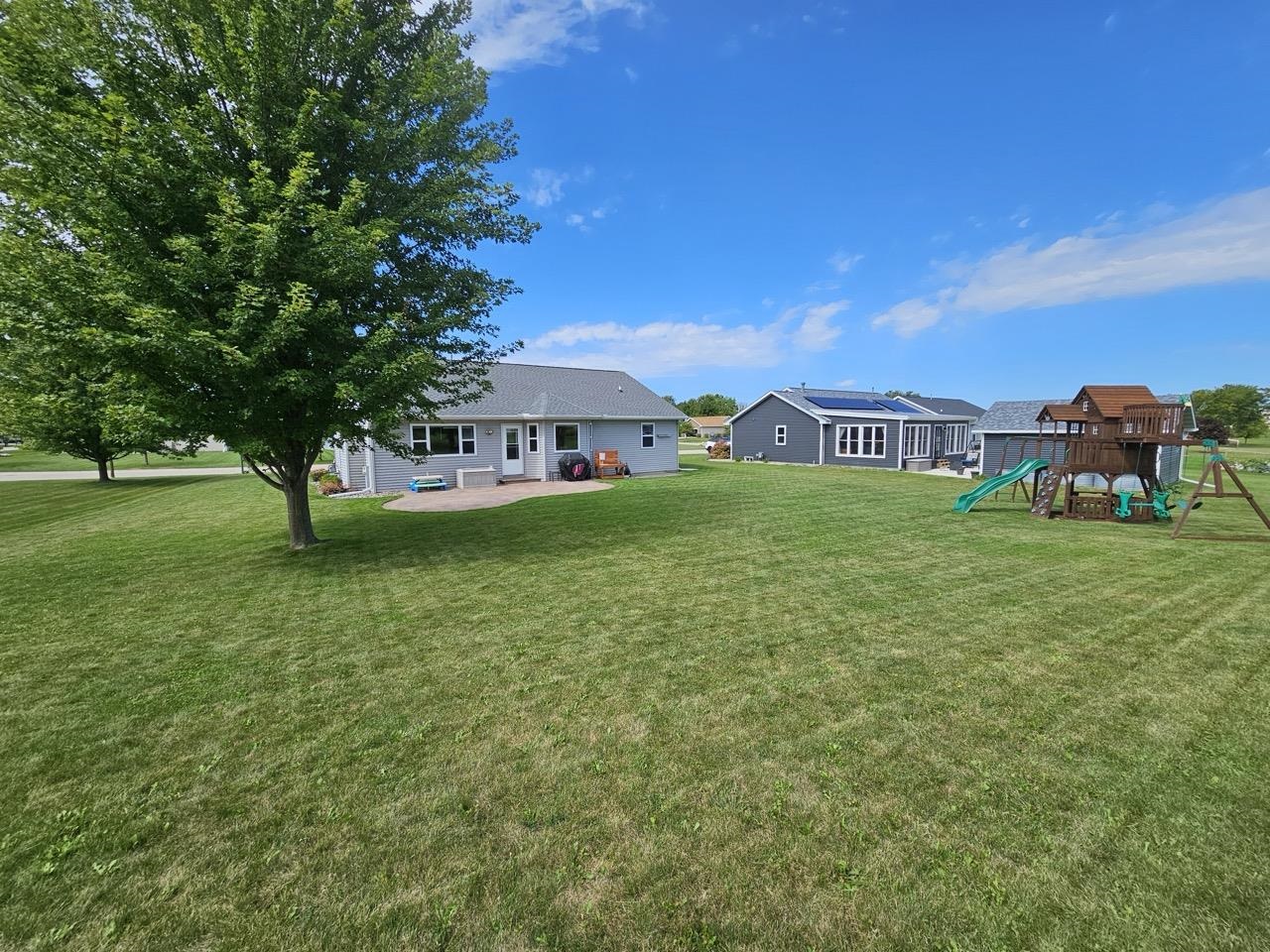 W6127 Sherwood Point Dr, Greenville, WI 54942