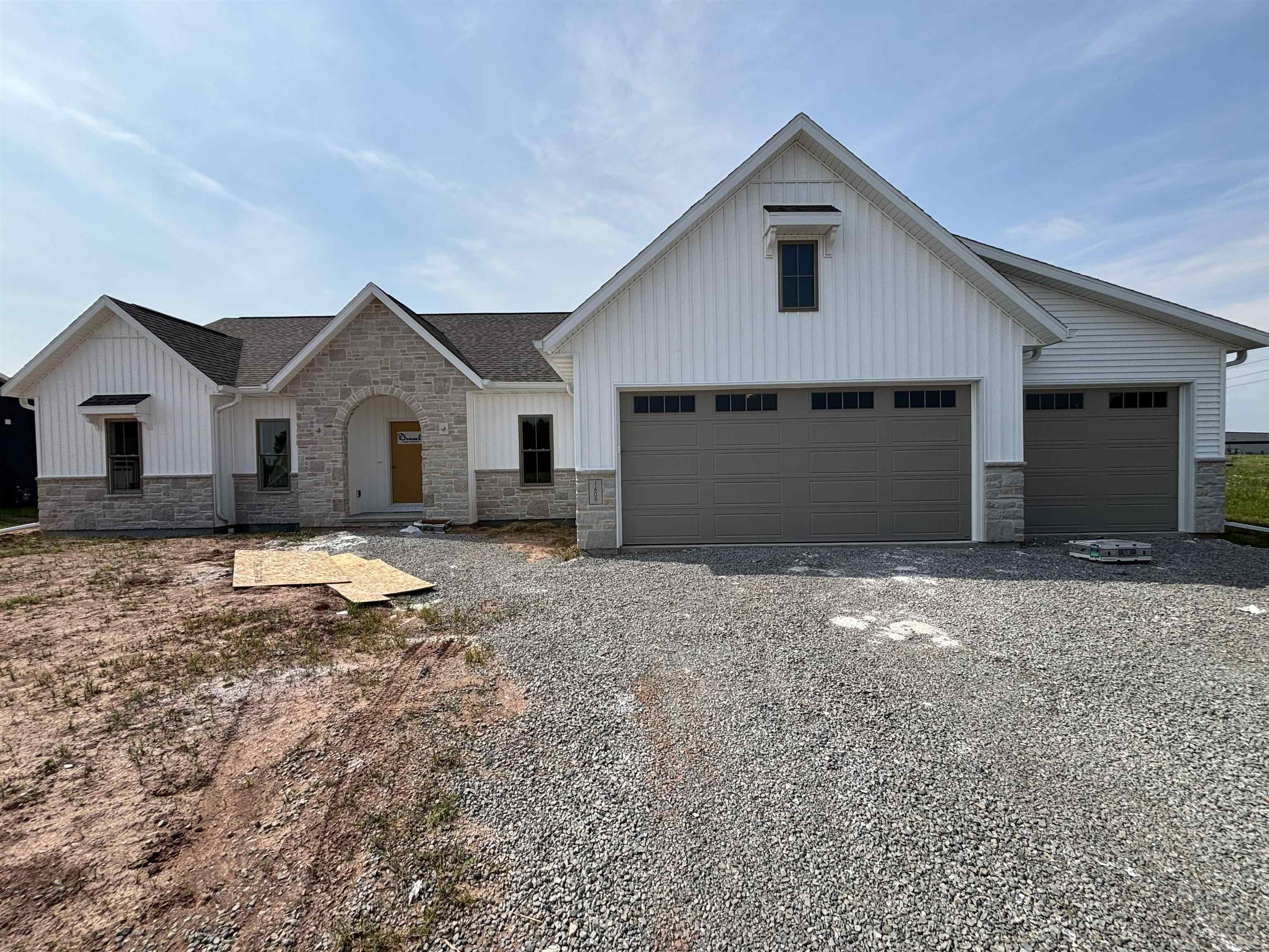1609 Torchwood Trl, De Pere, WI 54115