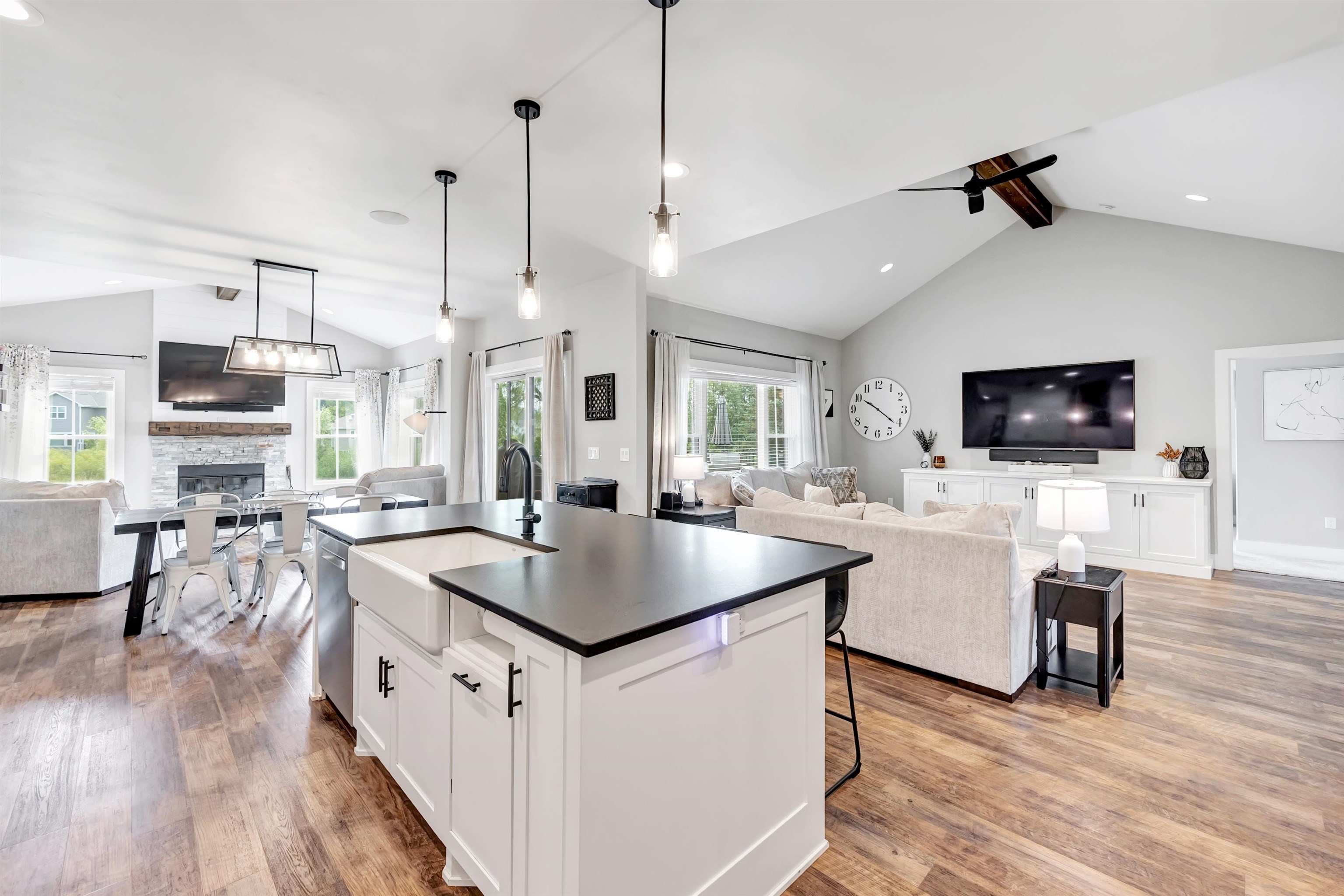 4417 Cottonwood Ln, De Pere, WI 54115