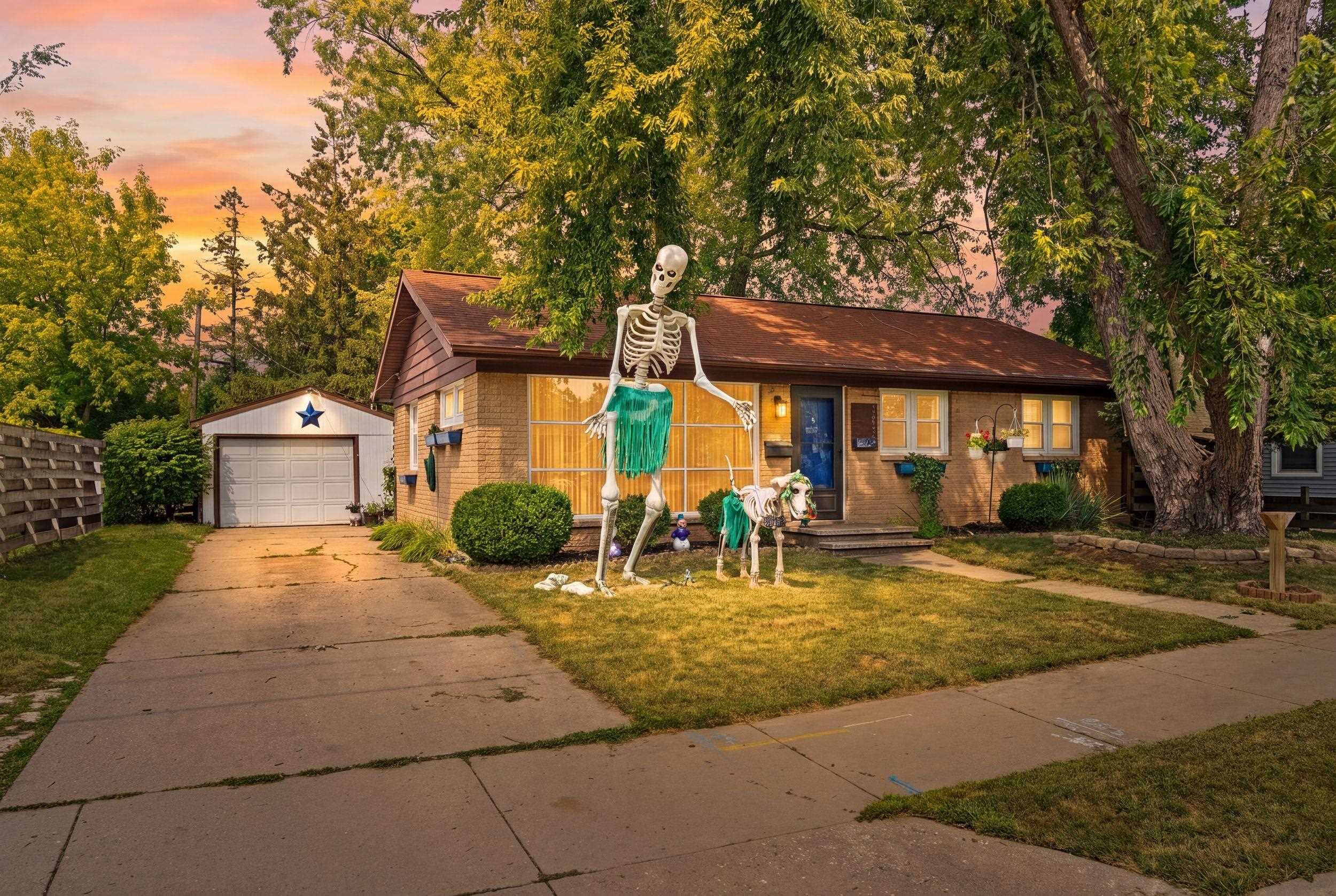1818 E College Ave, Appleton, WI 54915
