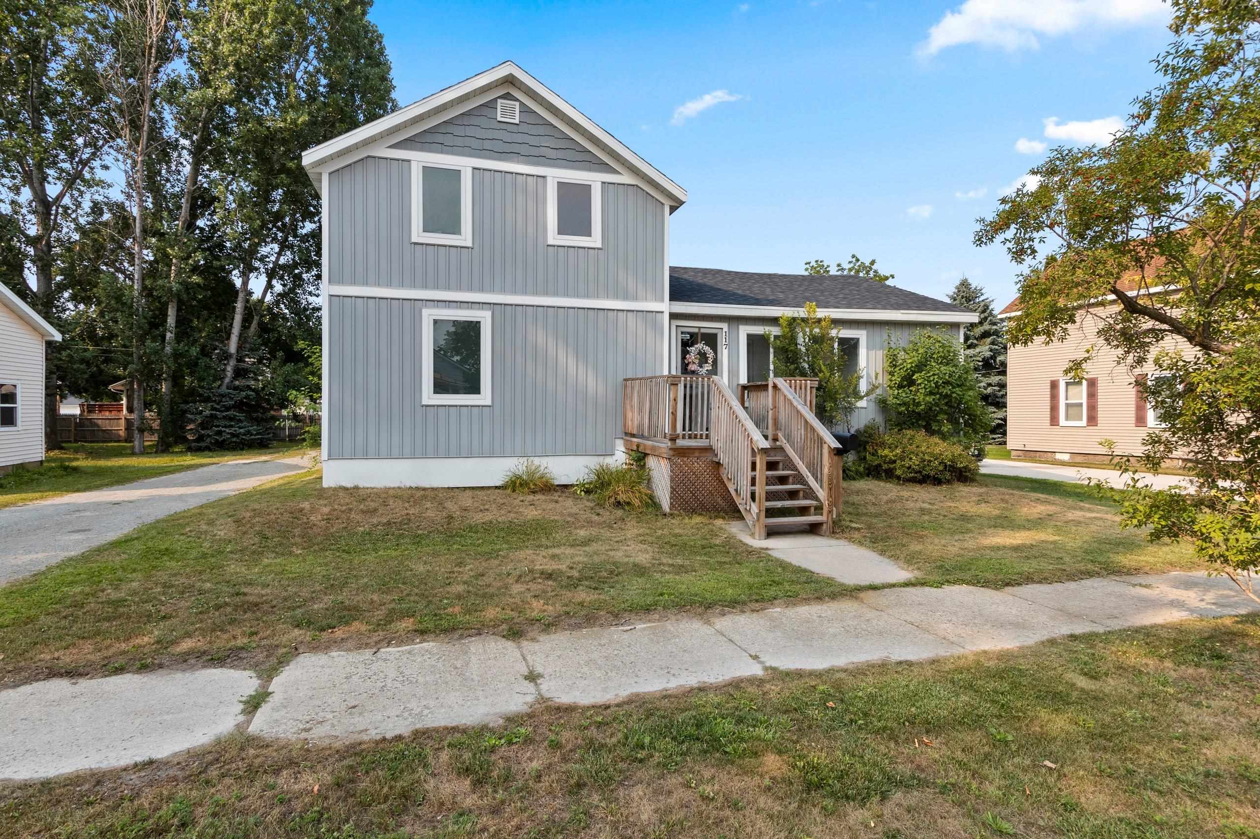 117 Adams St, Oconto, WI 54153-1624