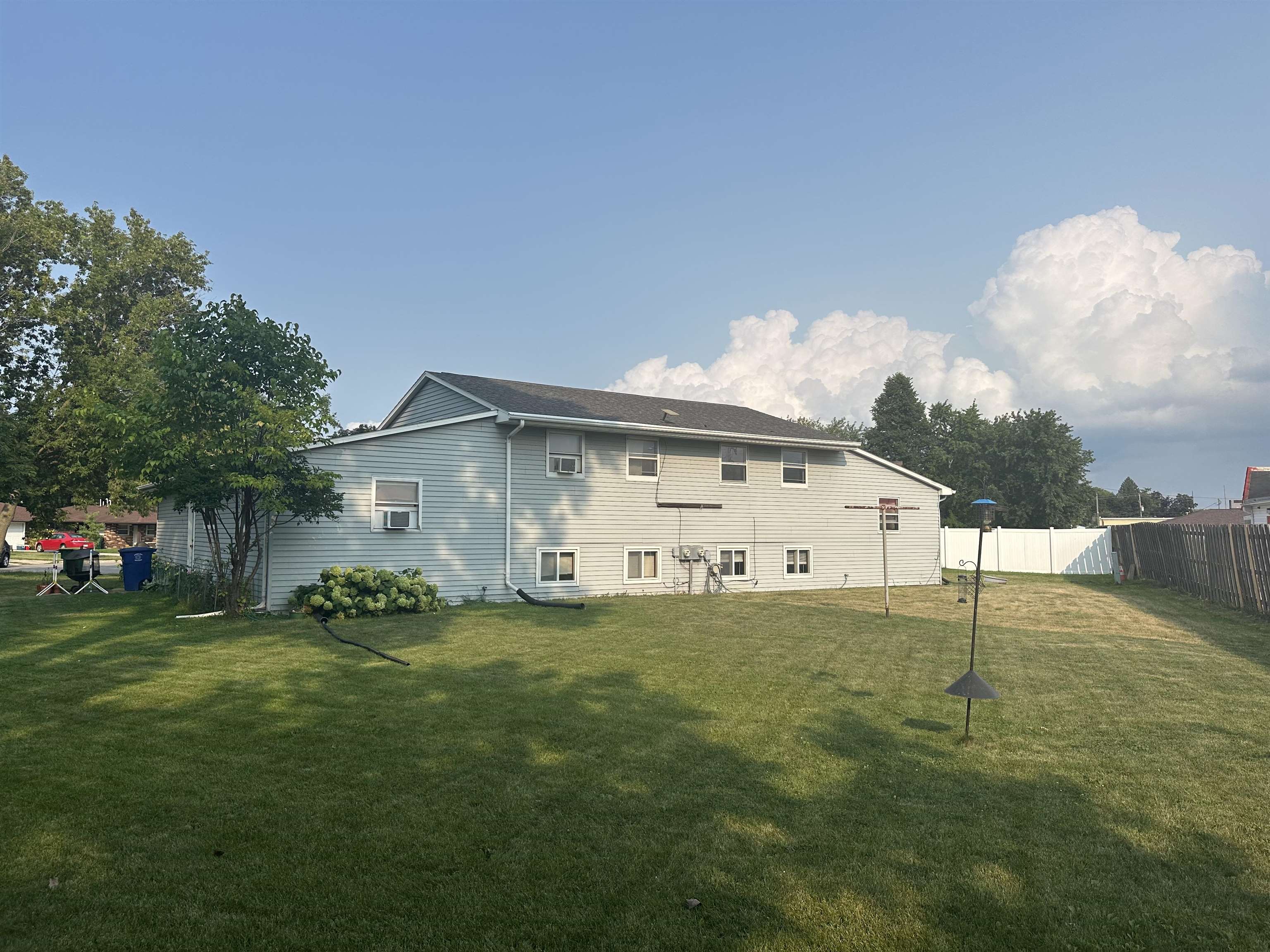 1666 Victoria Ct, Green Bay, WI 54302