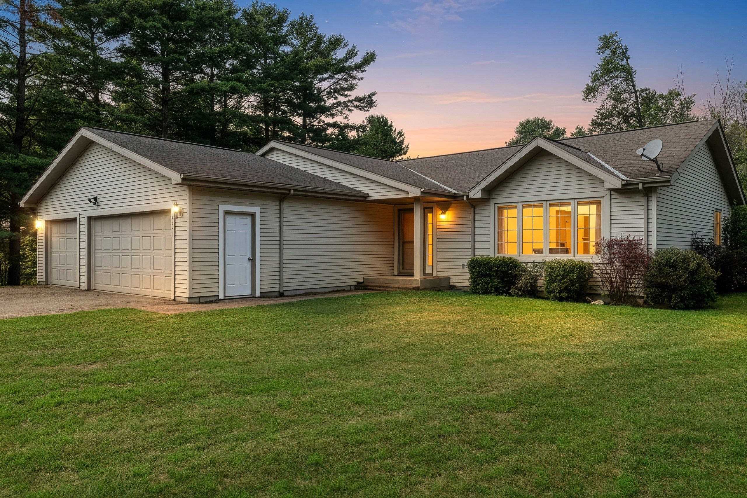 5808 Lade Beach Rd, Little Suamico, WI 54141