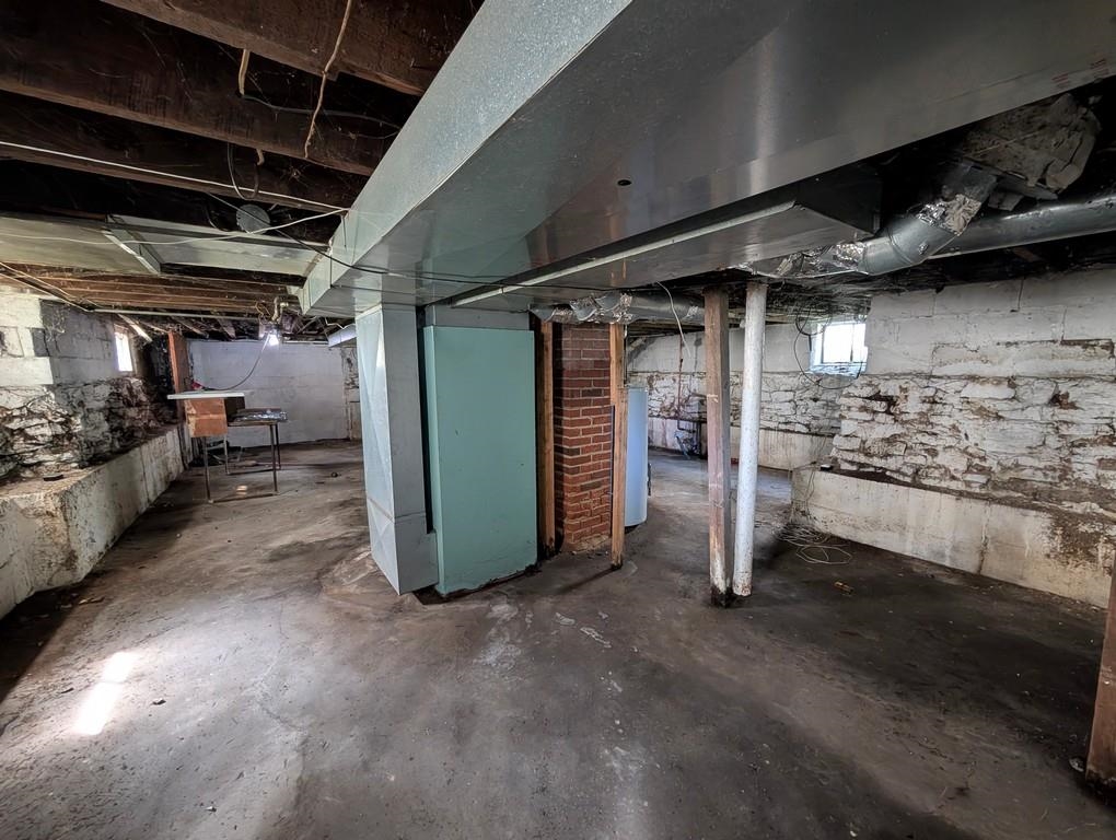726 S Jackson St, Green Bay, WI 54301