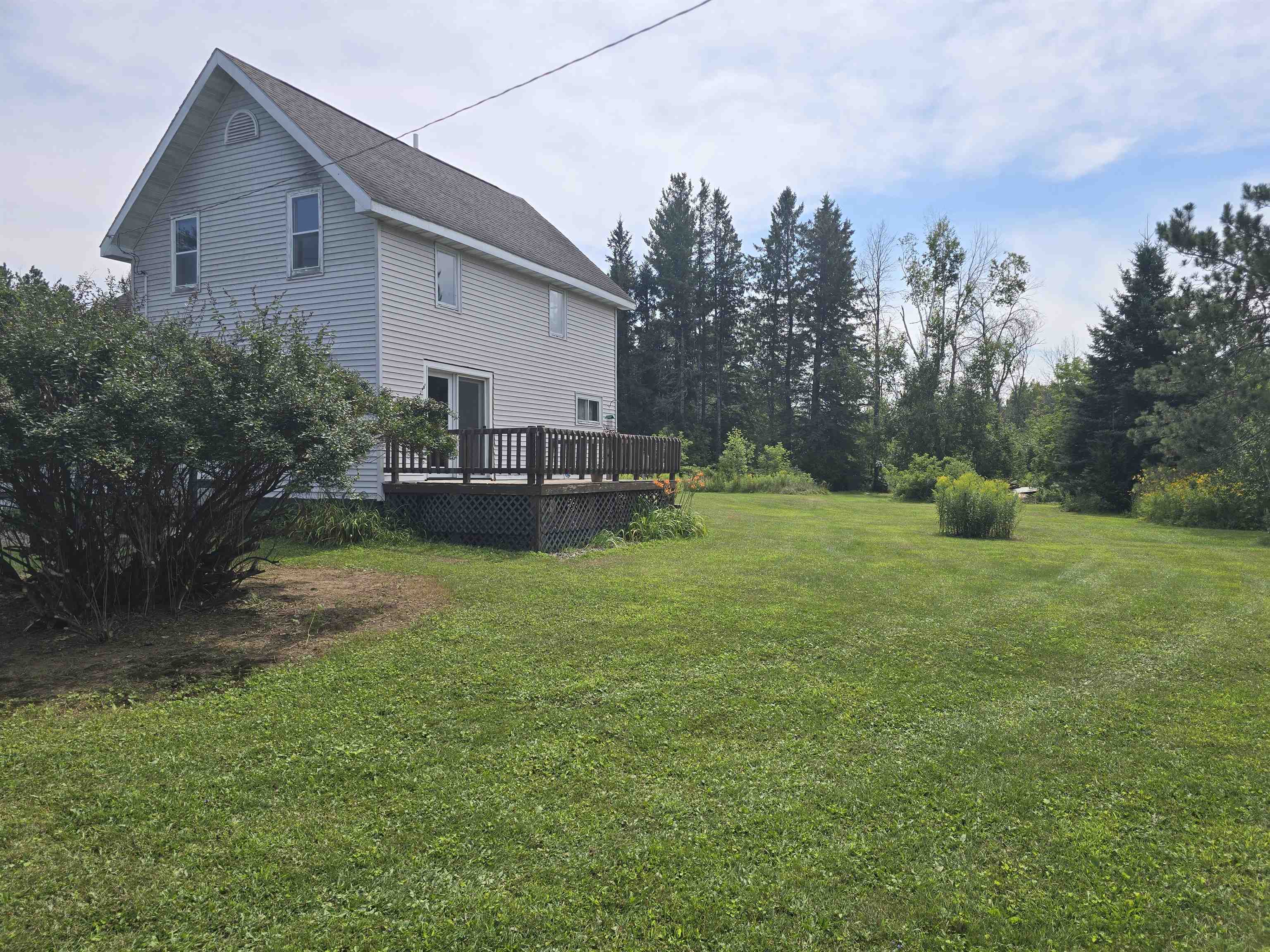 15365 Old 32 Rd, Mountain, WI 54149