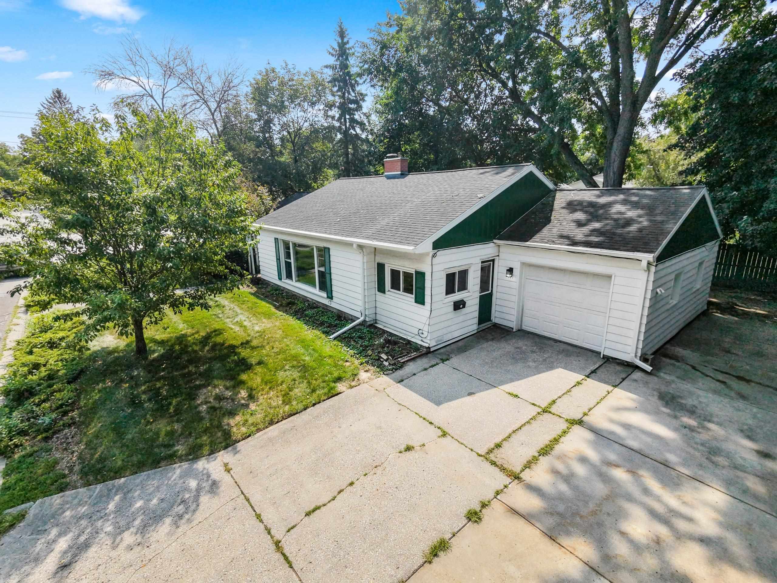 101 W Whitney St, Green Bay, WI 54301