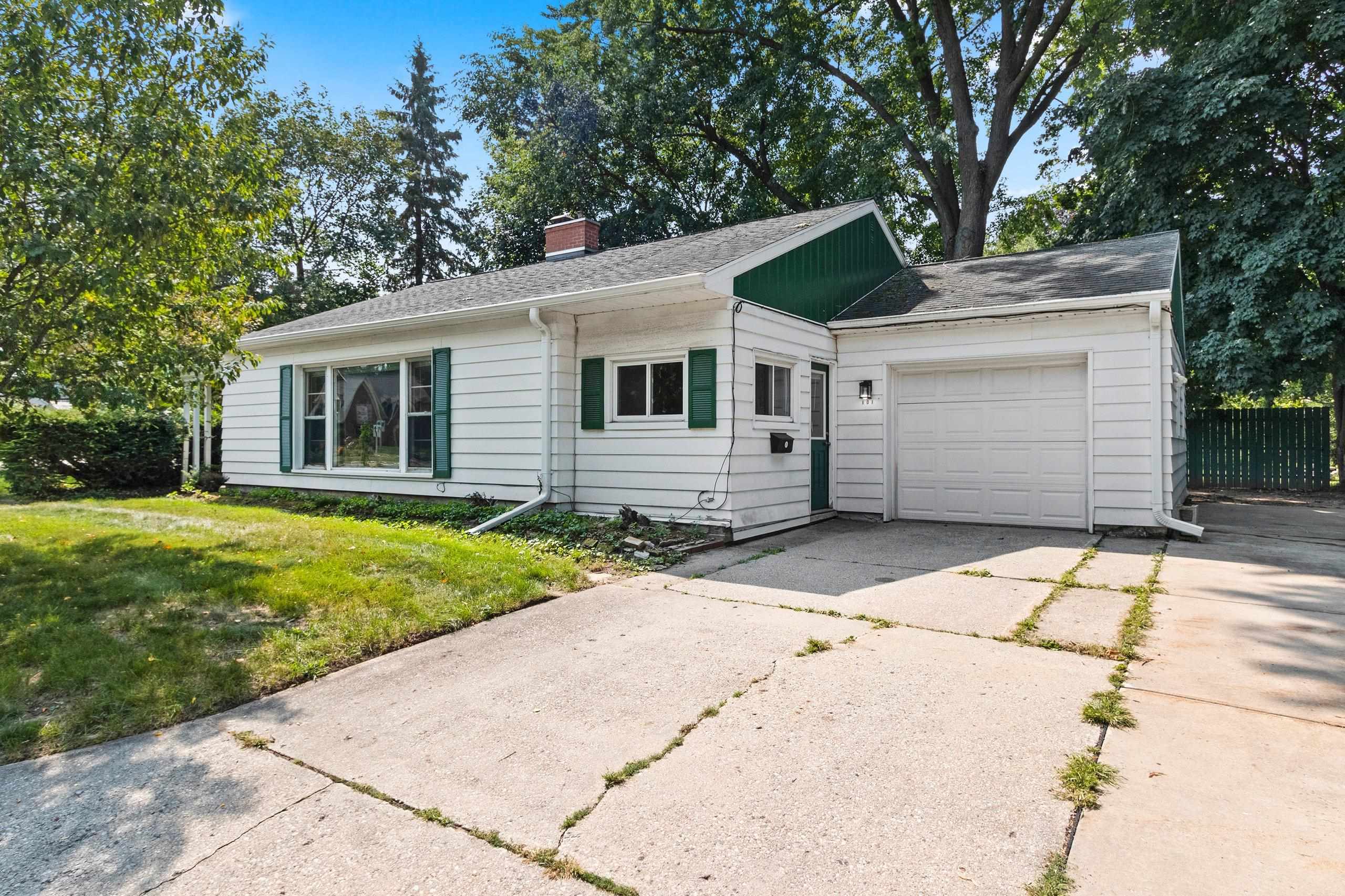 101 W Whitney St, Green Bay, WI 54301