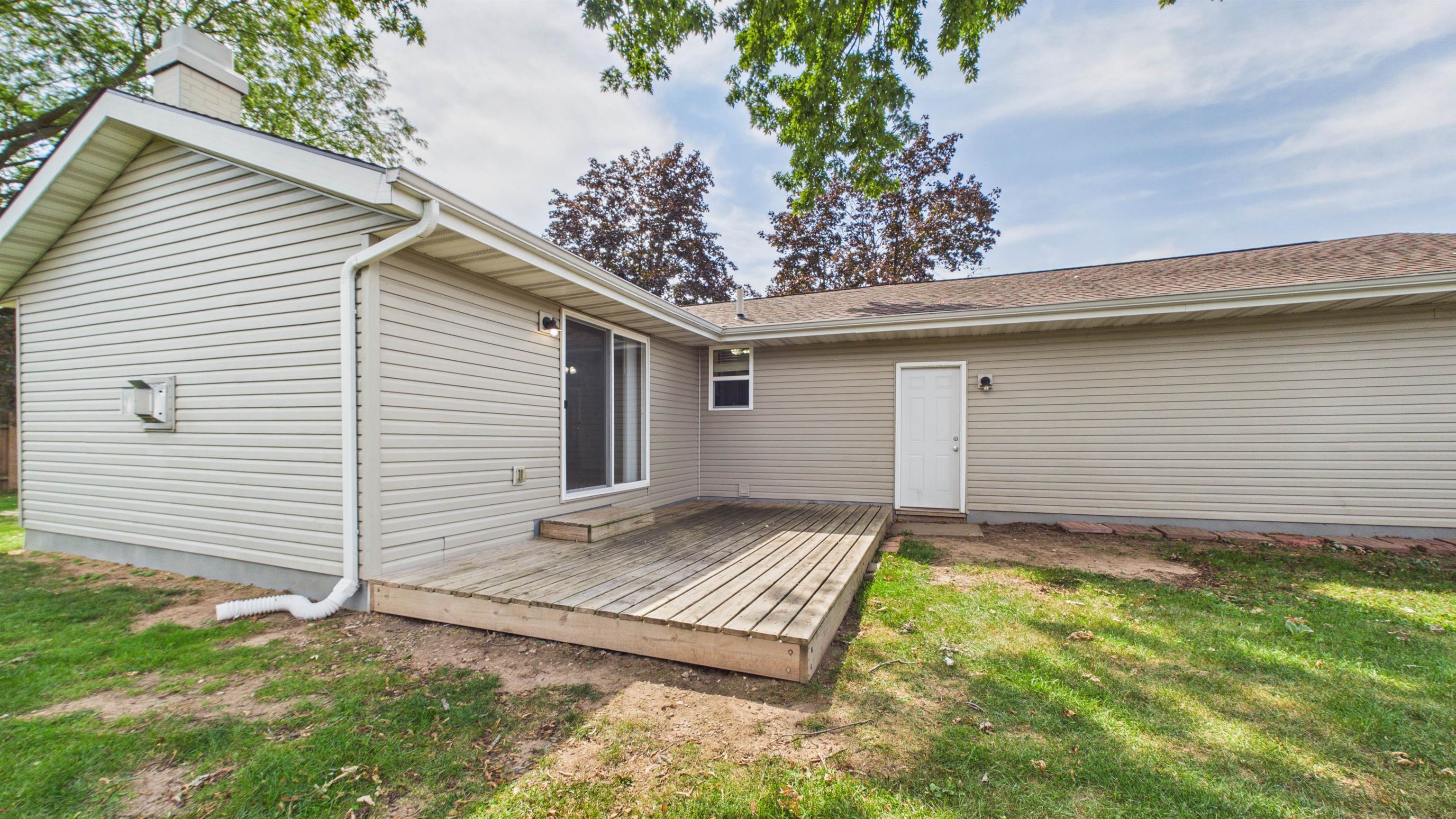 2208 N Linwood Ave, Appleton, WI 54914