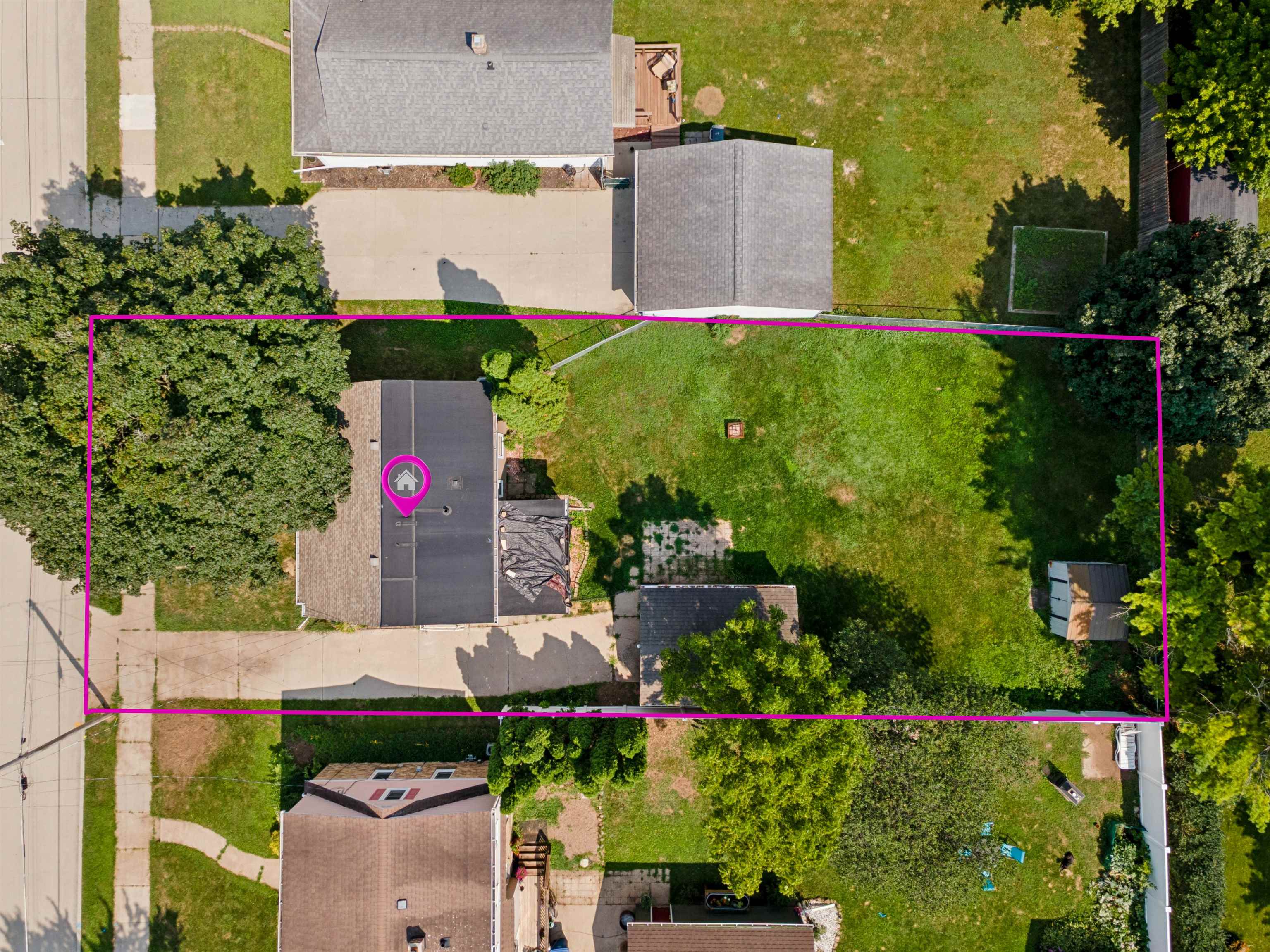 1820 Alaska St, Oshkosh, WI 54902