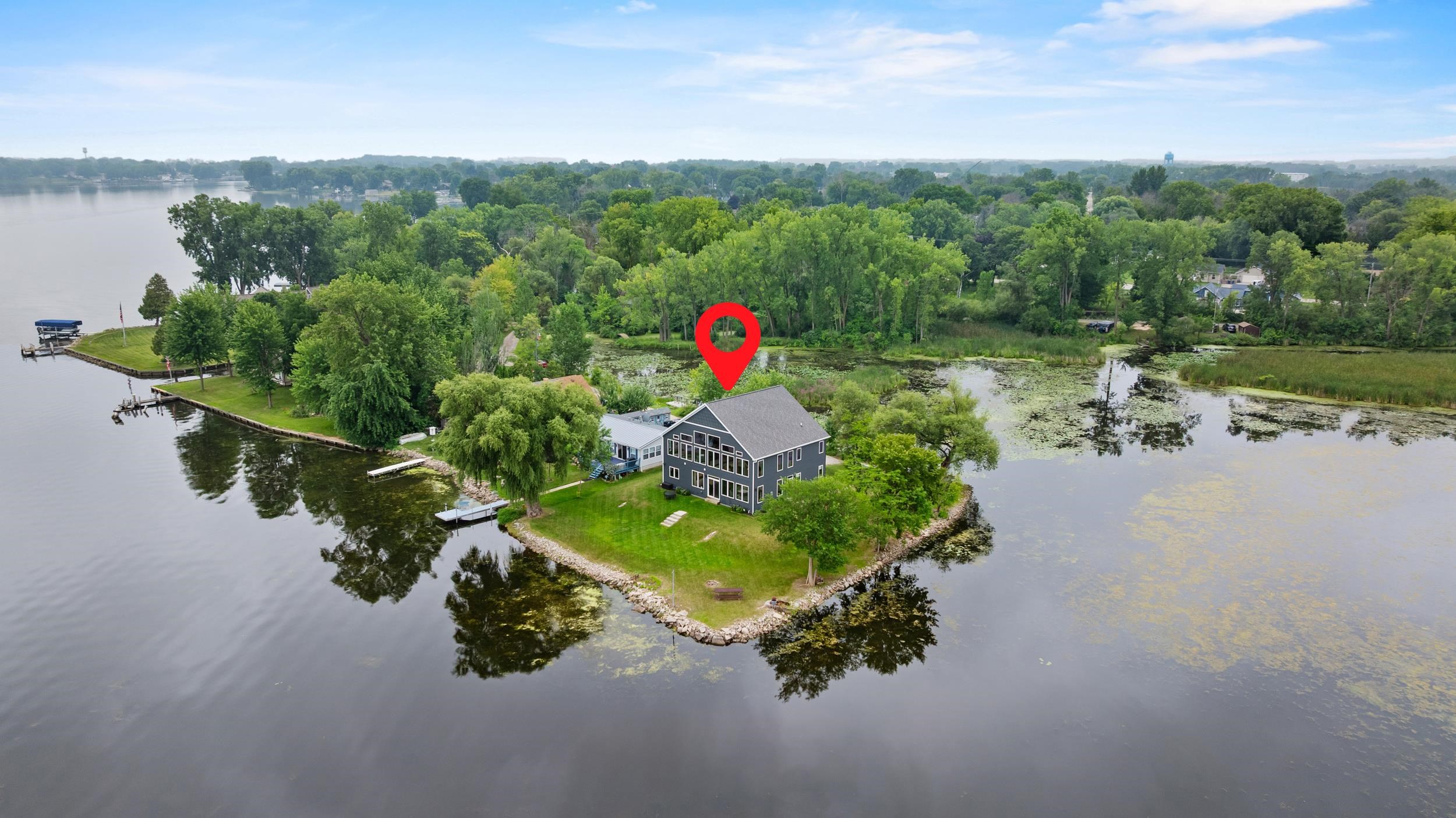 6392 Lakeshore Rd, Winneconne, WI 54986