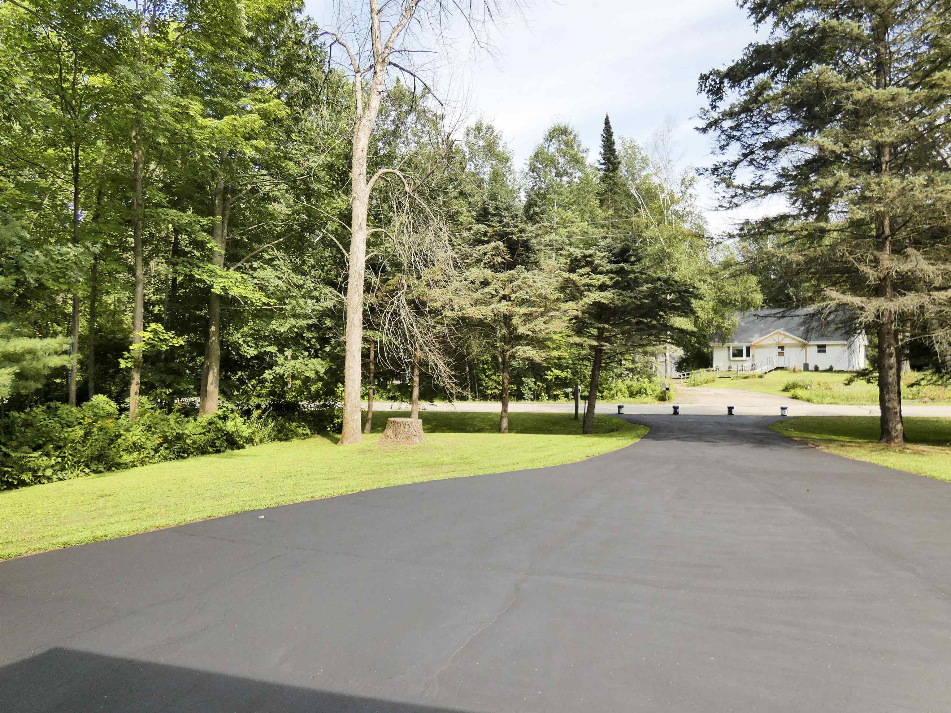 4347 Sandy Ln, Suamico, WI 54173