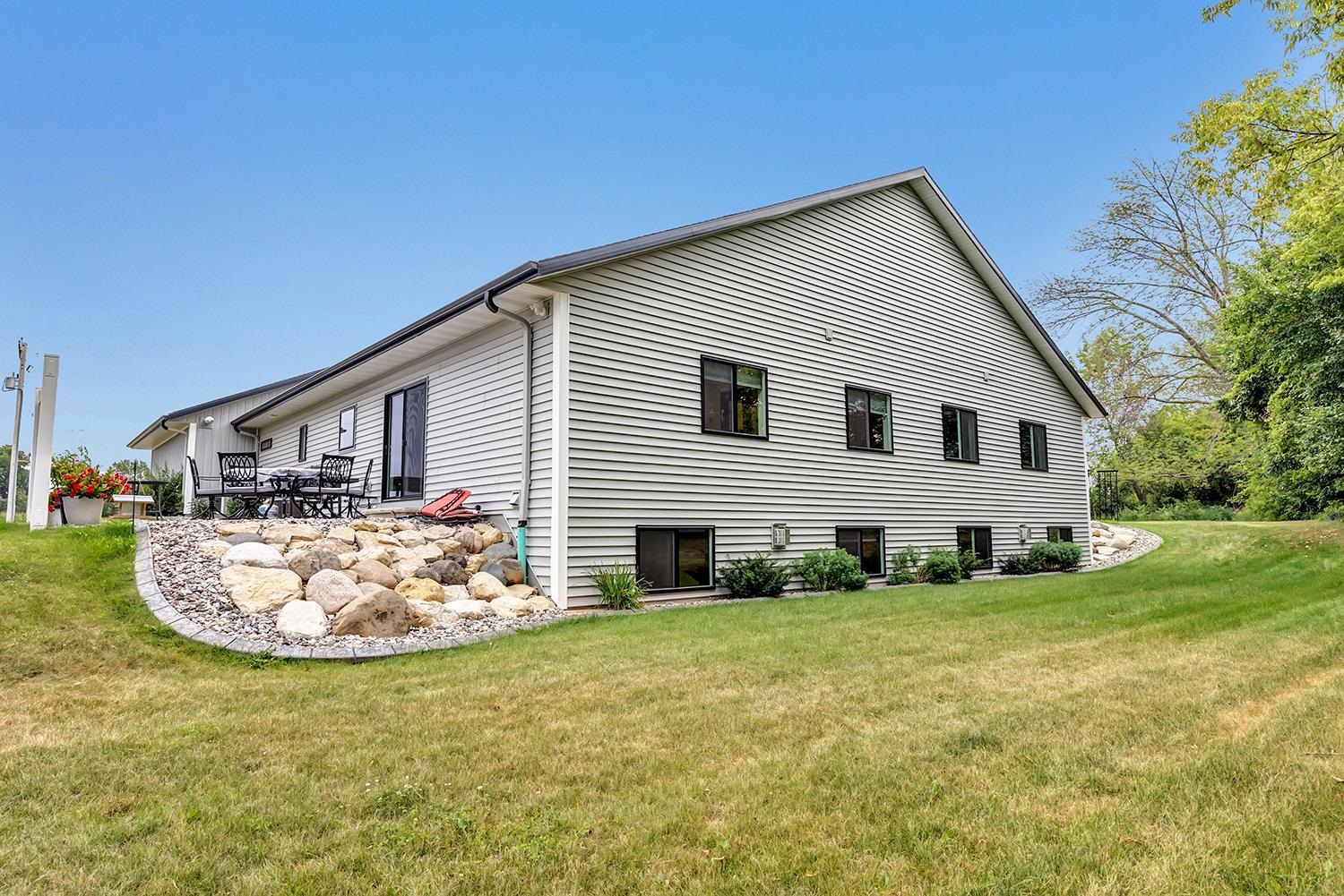 2759 County Rd Ee, Abrams, WI 54101