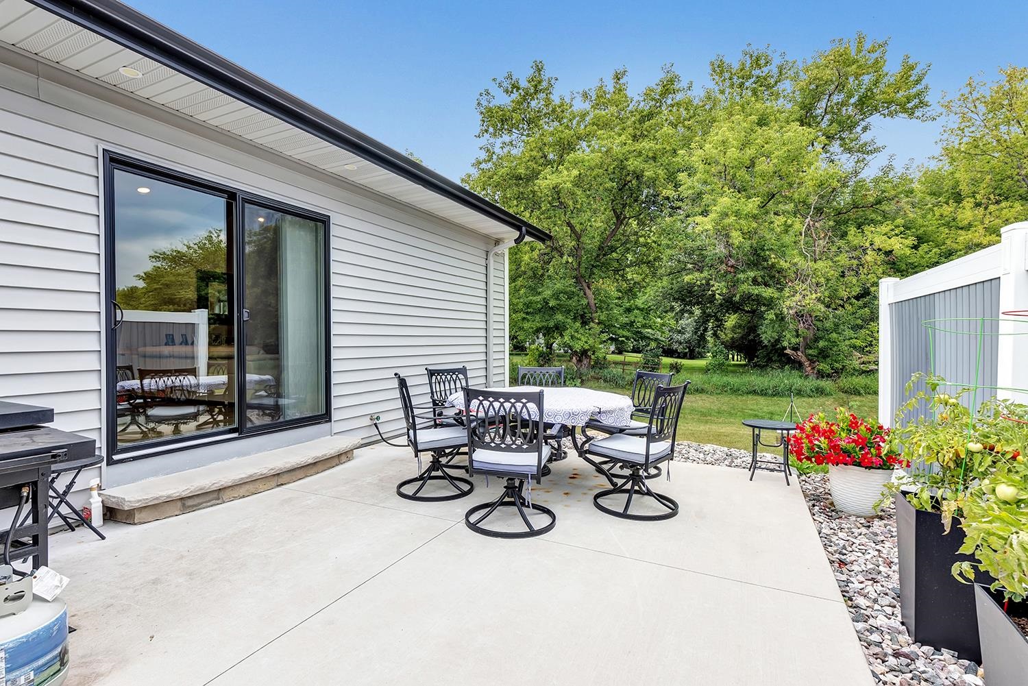 2759 County Rd Ee, Abrams, WI 54101