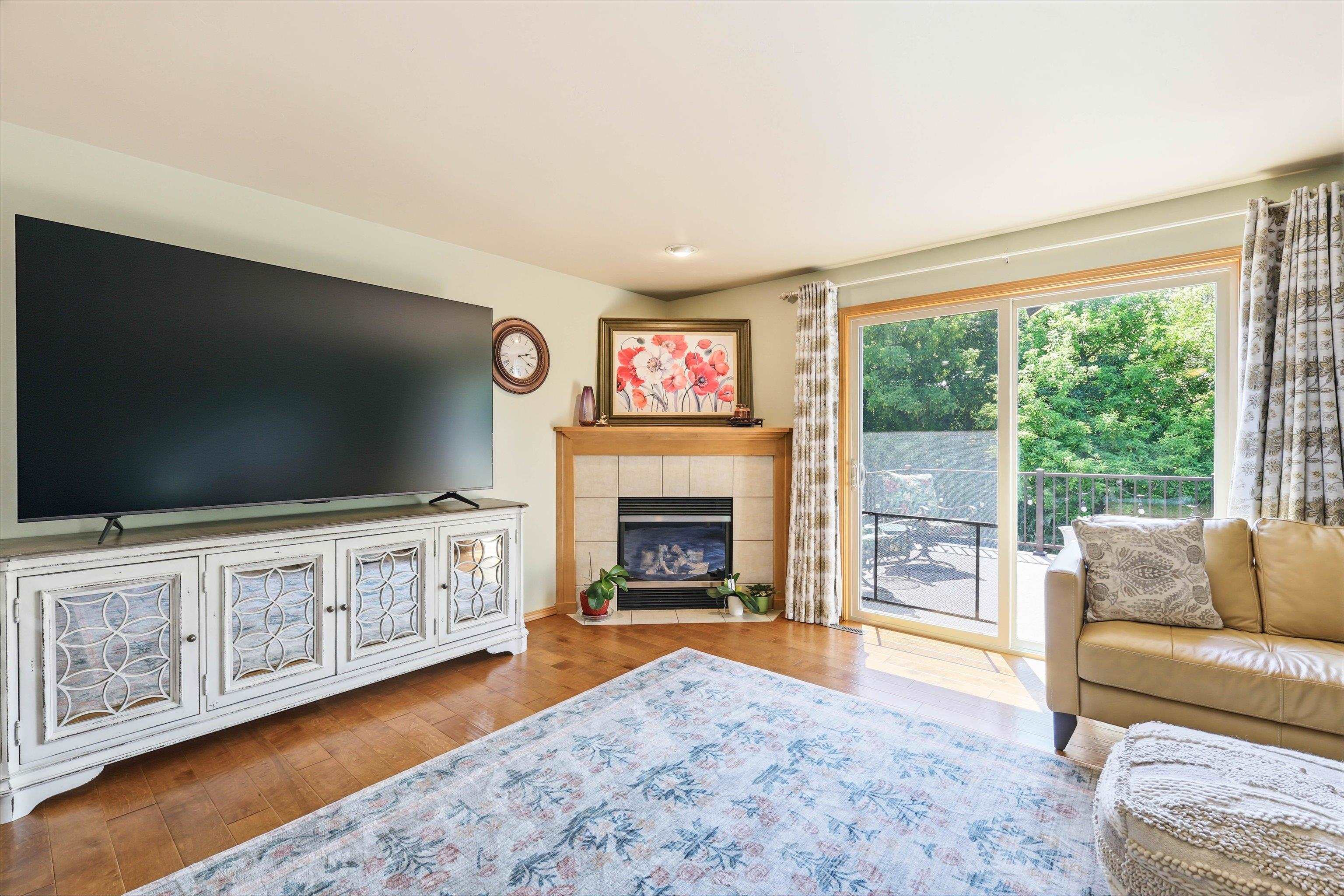 1300 Alpine Dr #204, Green Bay, WI 54311