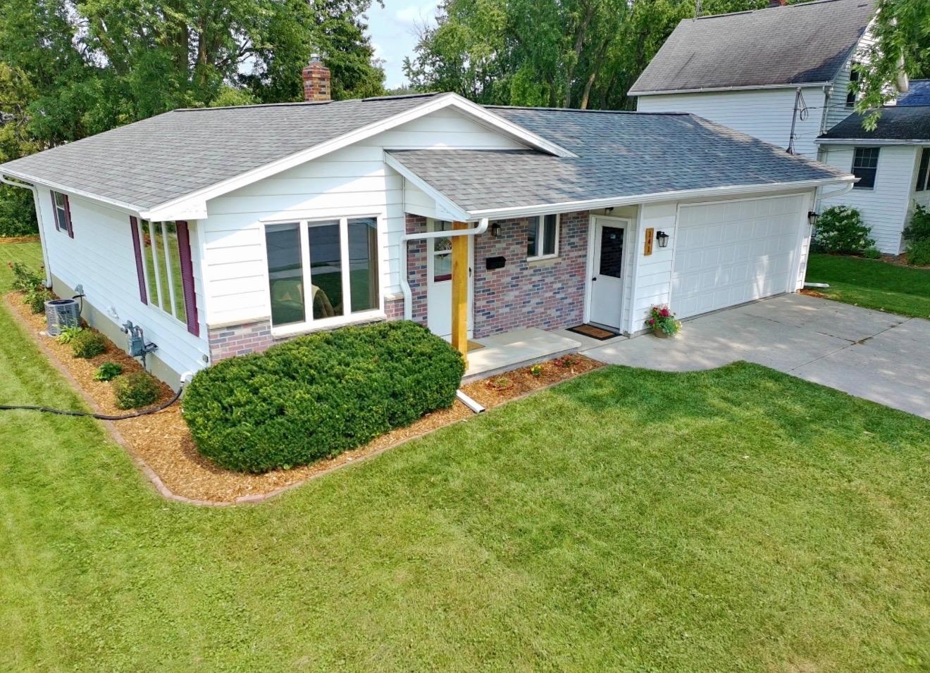 141 Robbins St, Seymour, WI 54165