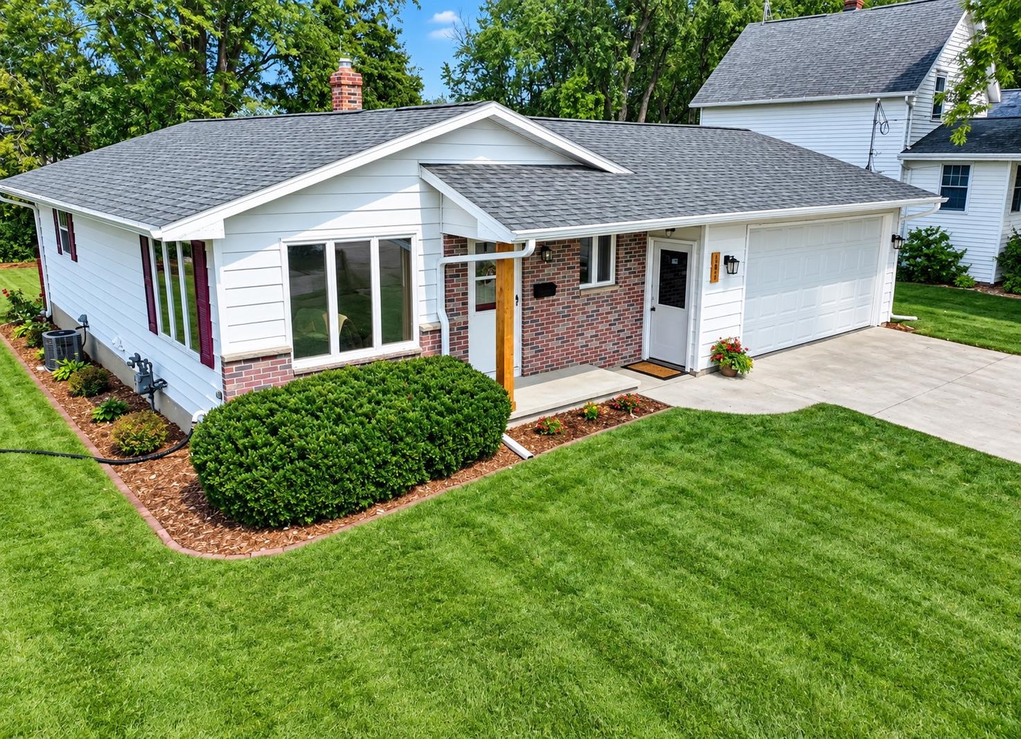 141 Robbins St, Seymour, WI 54165