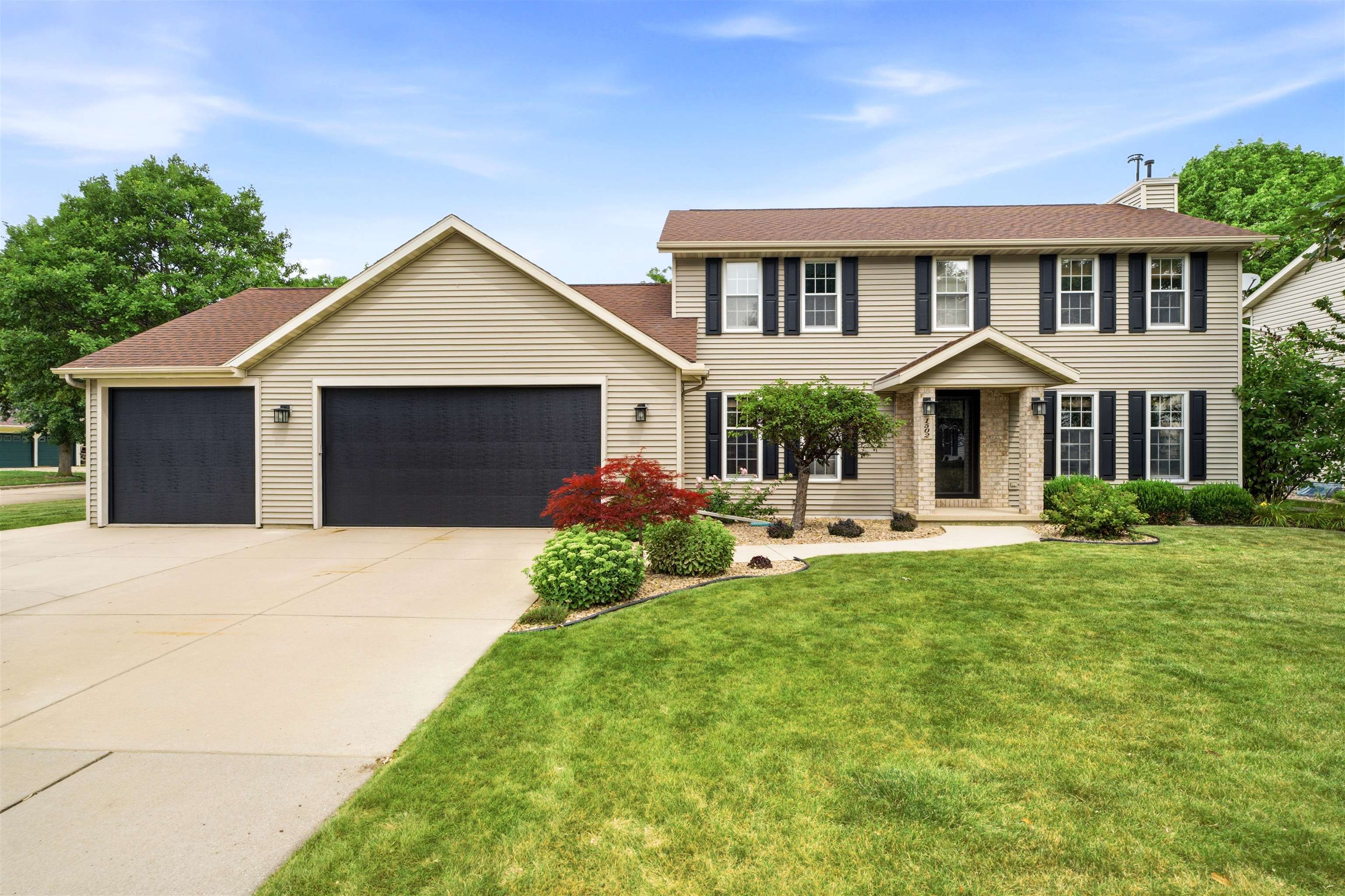 1502 E Cranberry Dr, Appleton, WI 54915