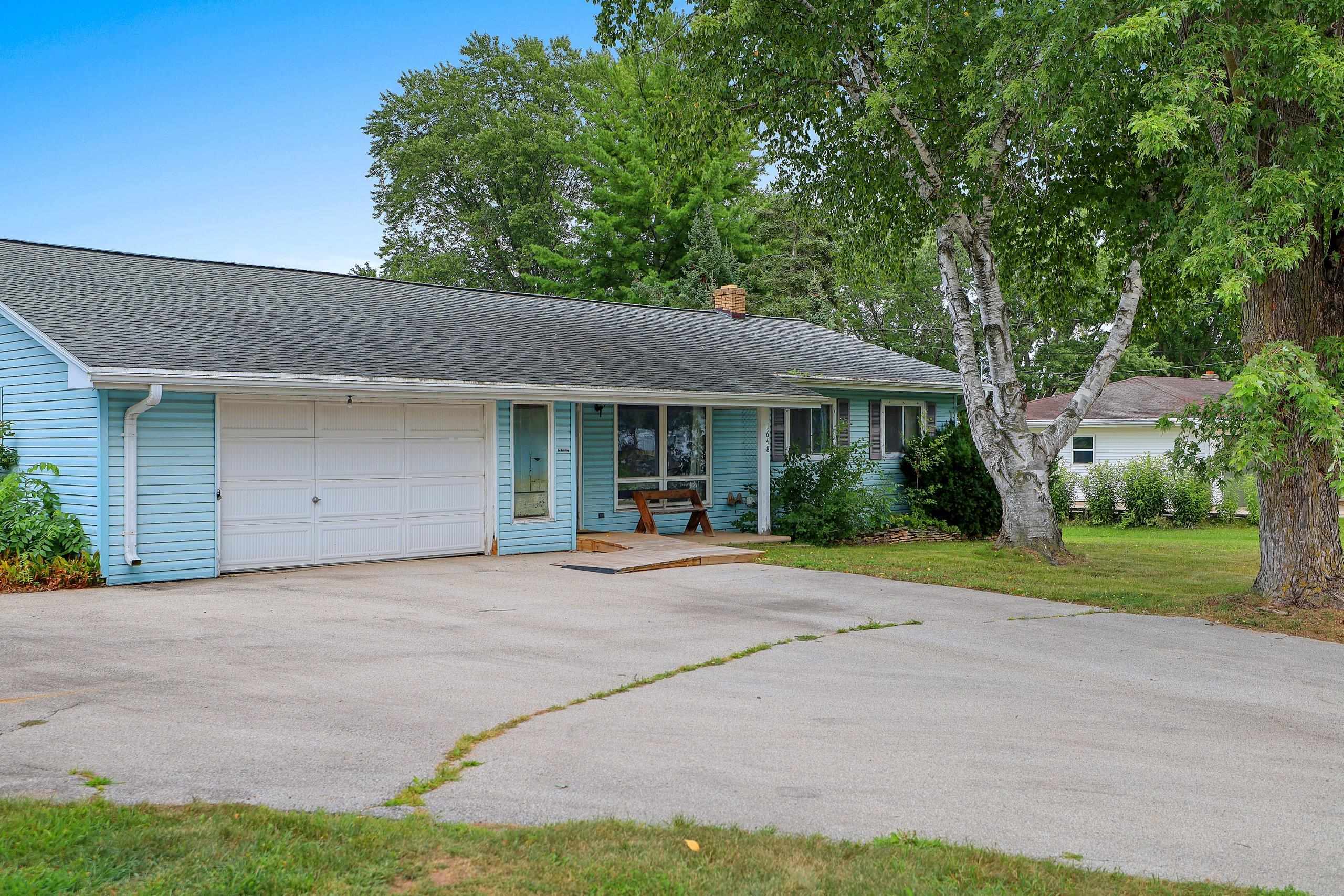 1648 View Ln, Green Bay, WI 54313