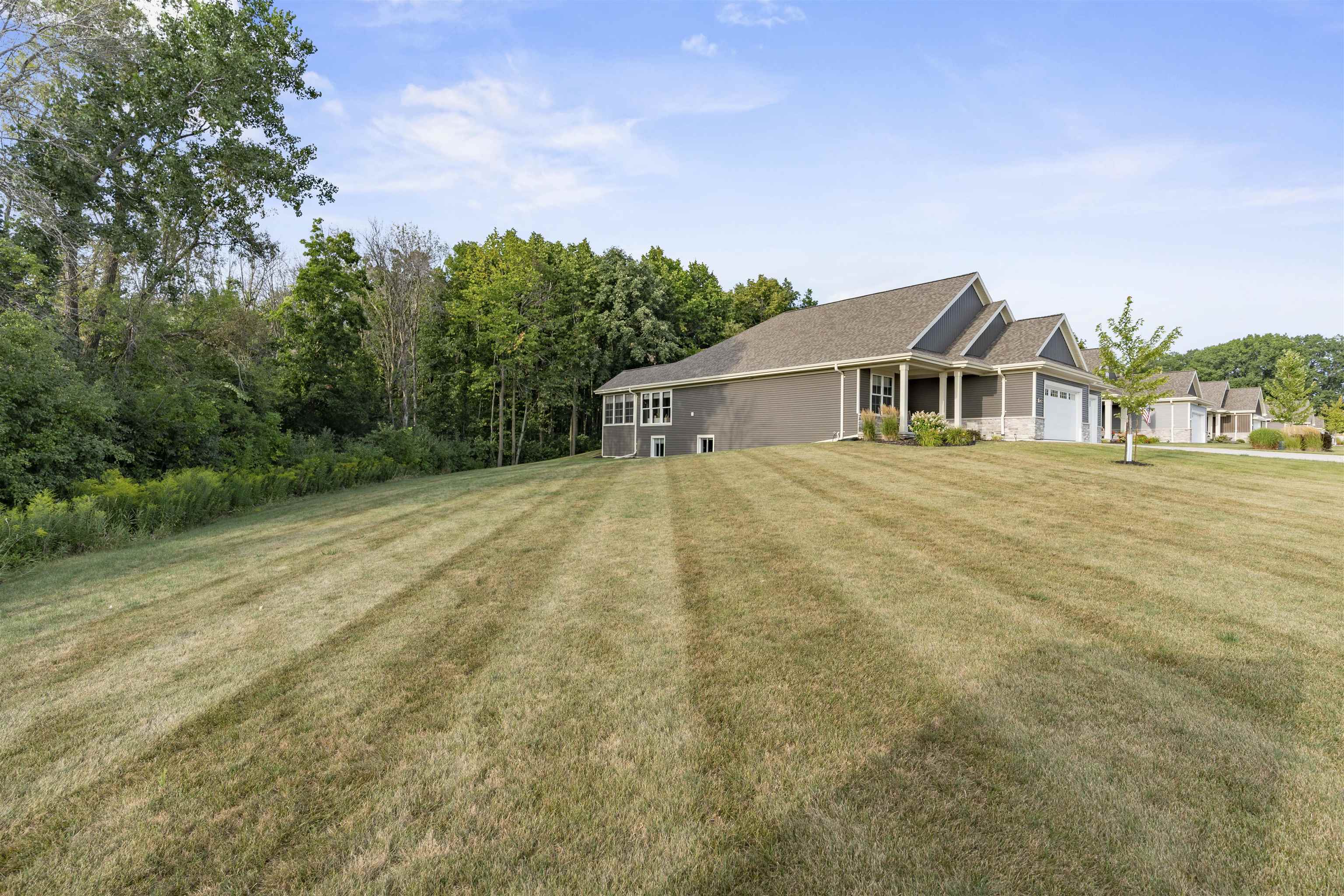 2608 Canvasback Dr, Menasha, WI 54952