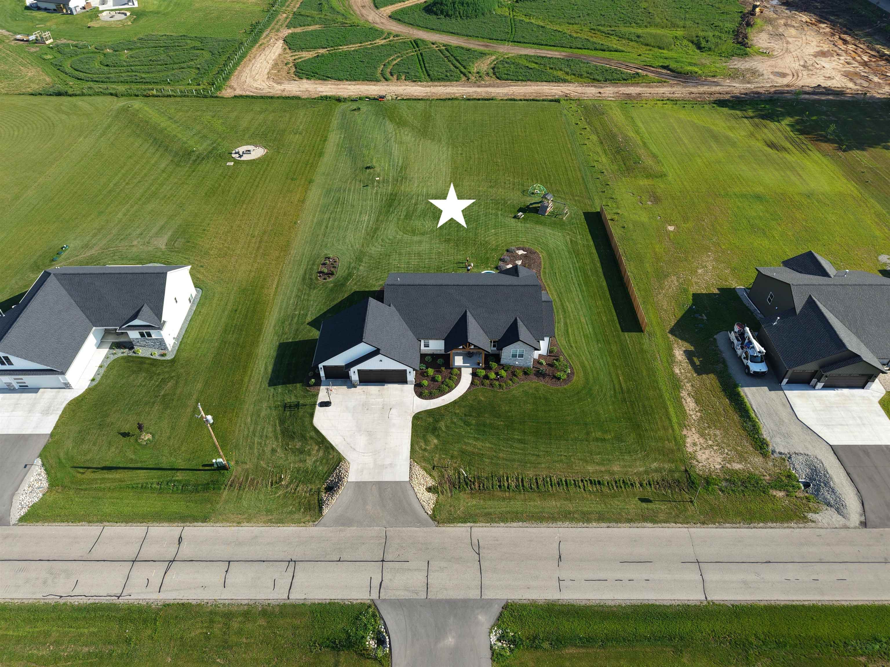 3765 Westpoint Rd, Suamico, WI 54313-1219