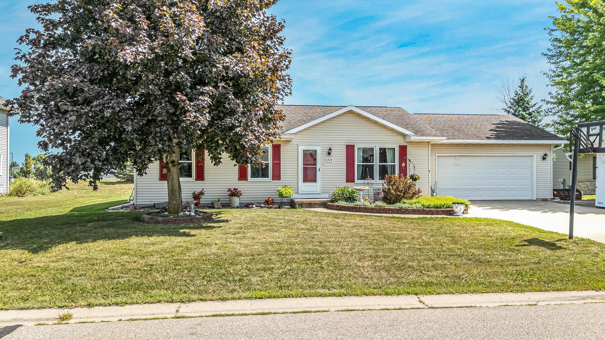 1024 Calypso Dr, Winneconne, WI 54986