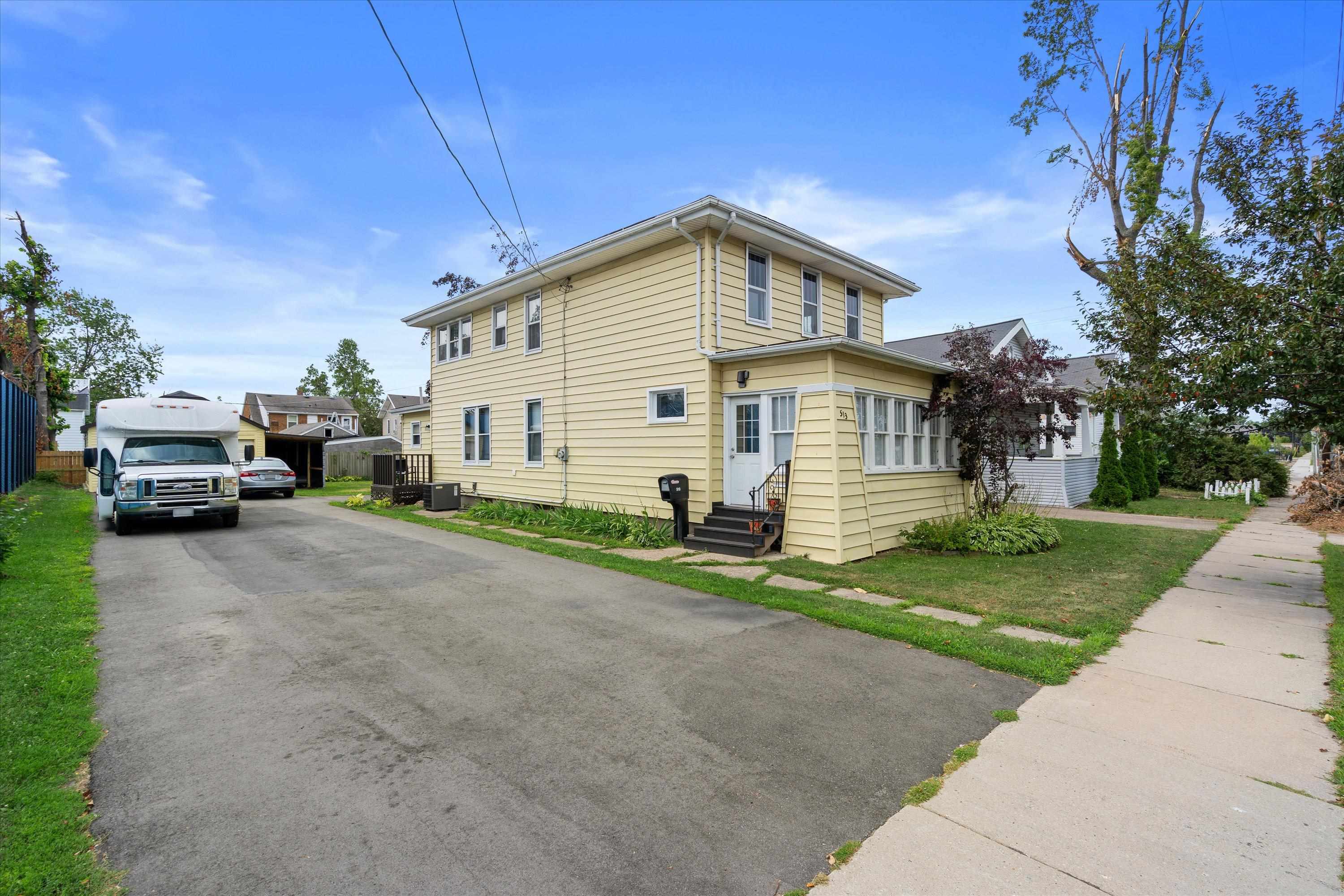 513 2nd St, Menasha, WI 54952