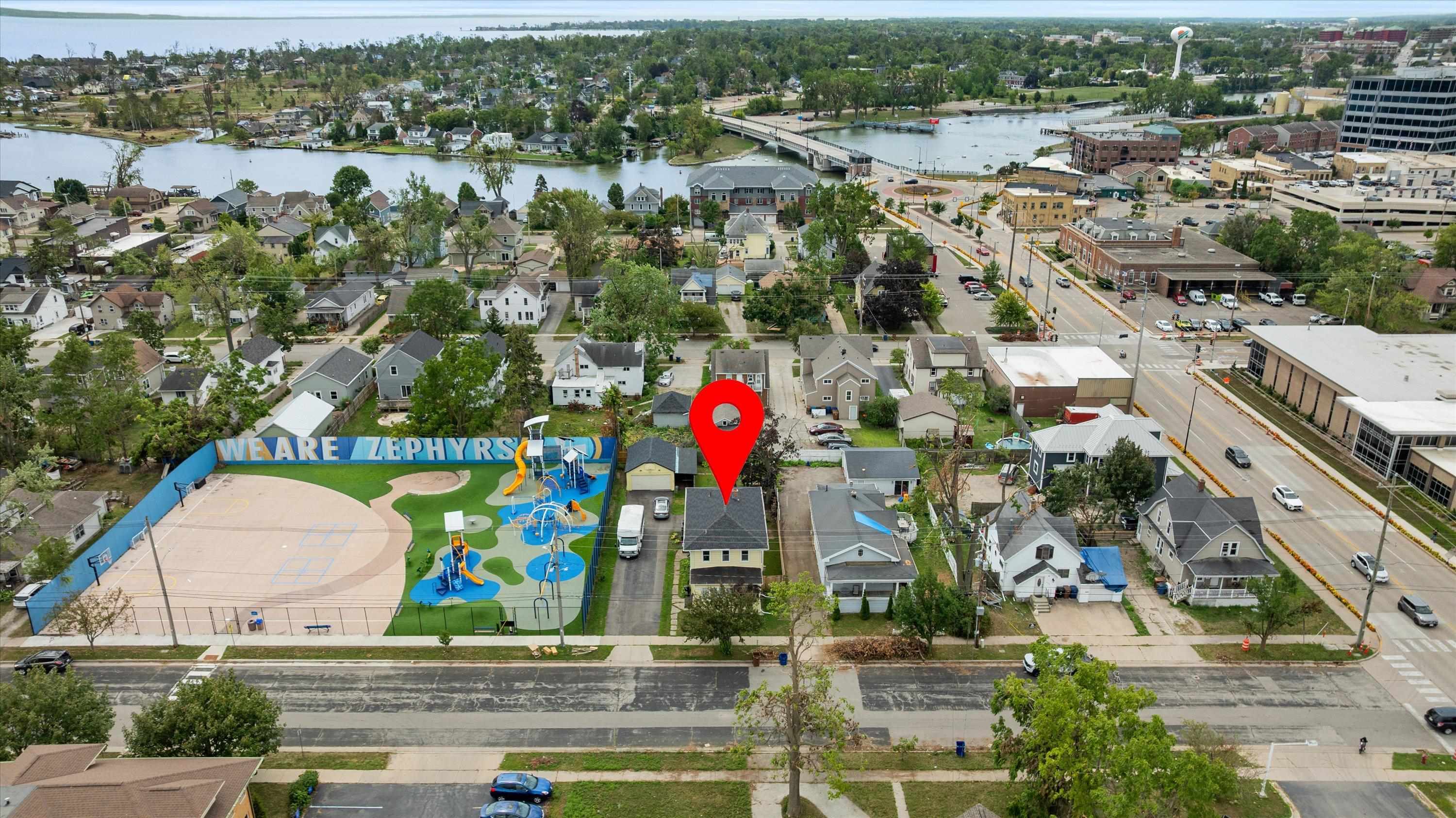 513 2nd St, Menasha, WI 54952