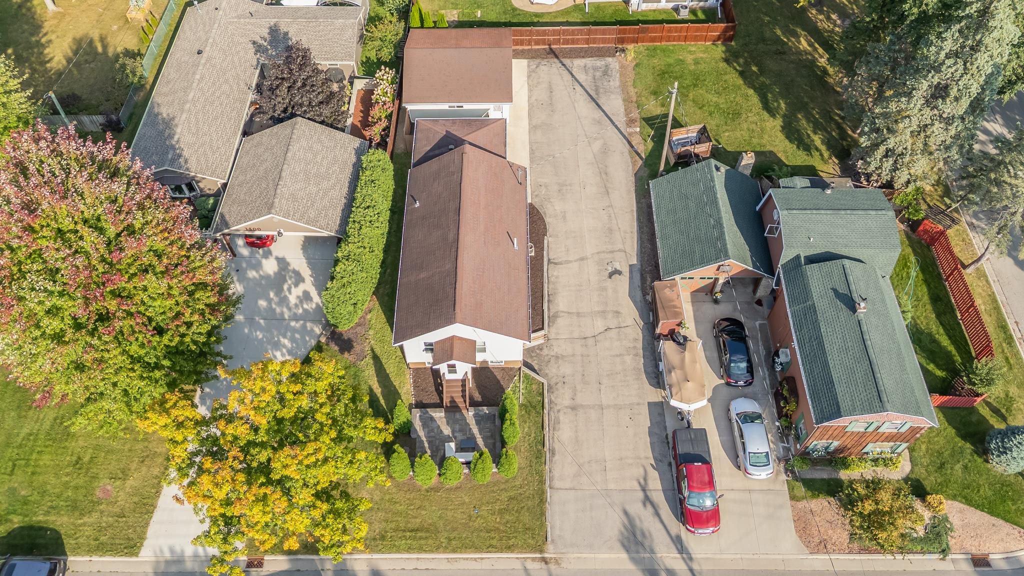 1420 S Division St, New London, WI 54961