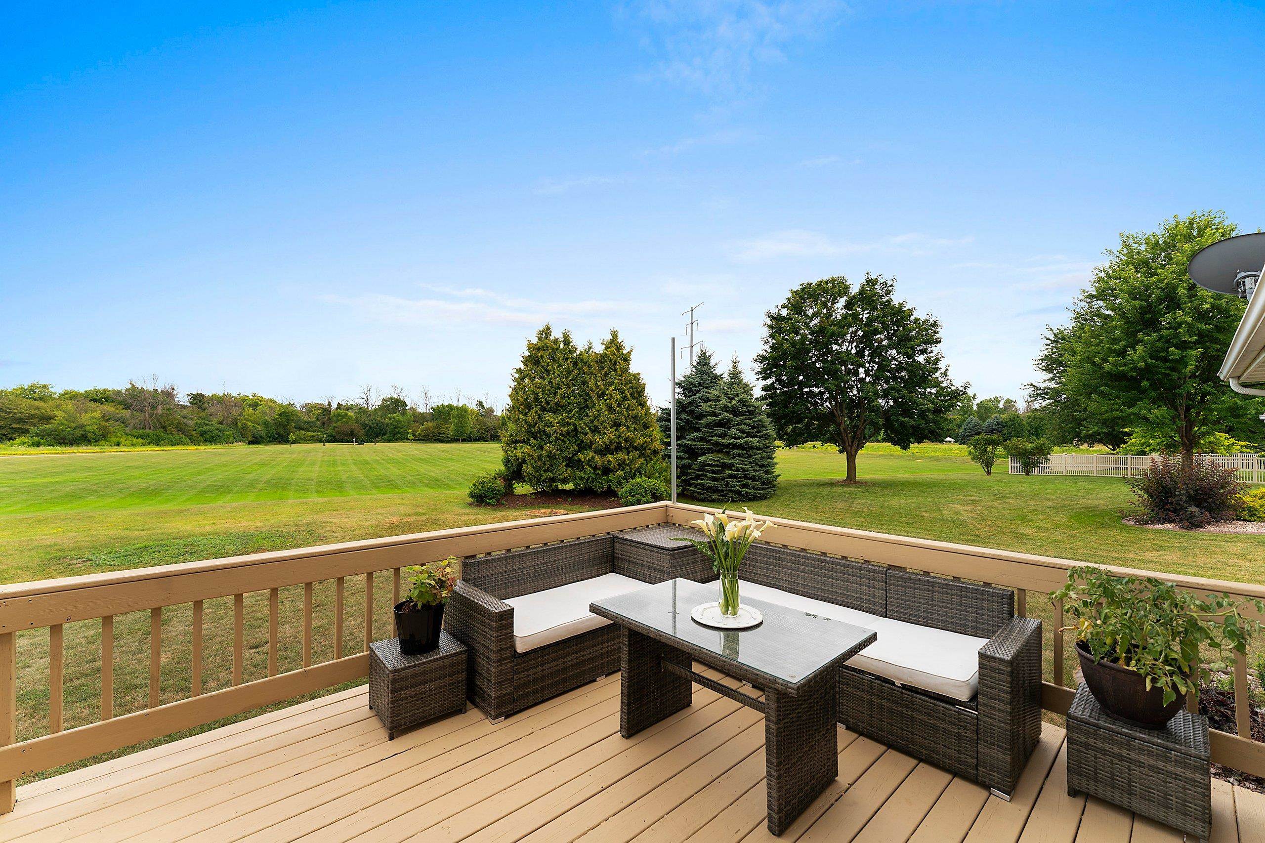 465 Winding Waters Way, De Pere, WI 54115-8394