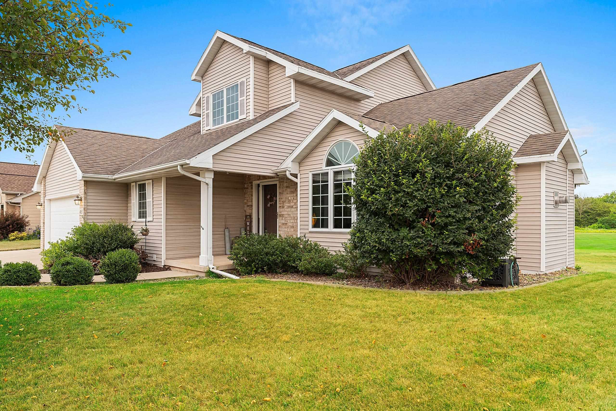 465 Winding Waters Way, De Pere, WI 54115-8394