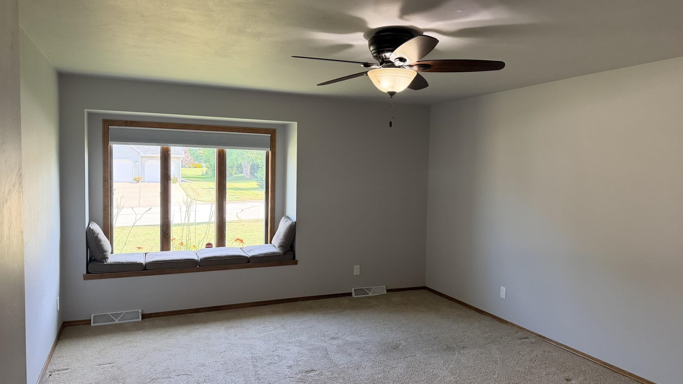 2758 Char La Mar Dr, Green Bay, WI 54311